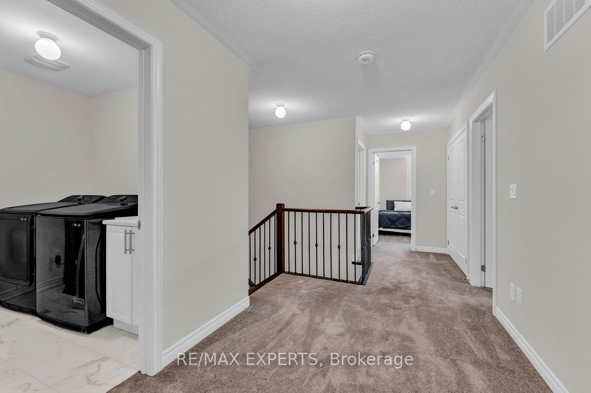 Photo 17 of 1438 Davis Loop, Innisfil, Lefroy — HOMEH