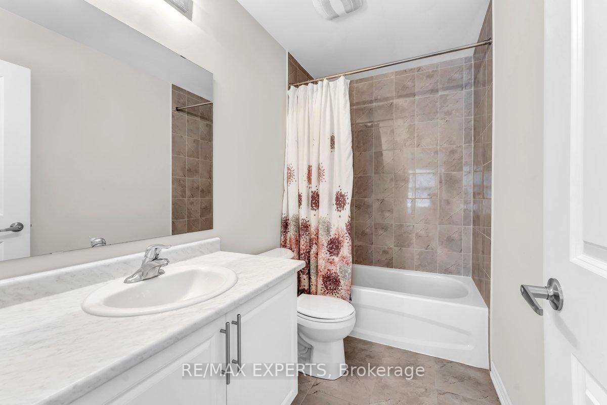 Photo 27 of 1438 Davis Loop, Innisfil, Lefroy — HOMEH