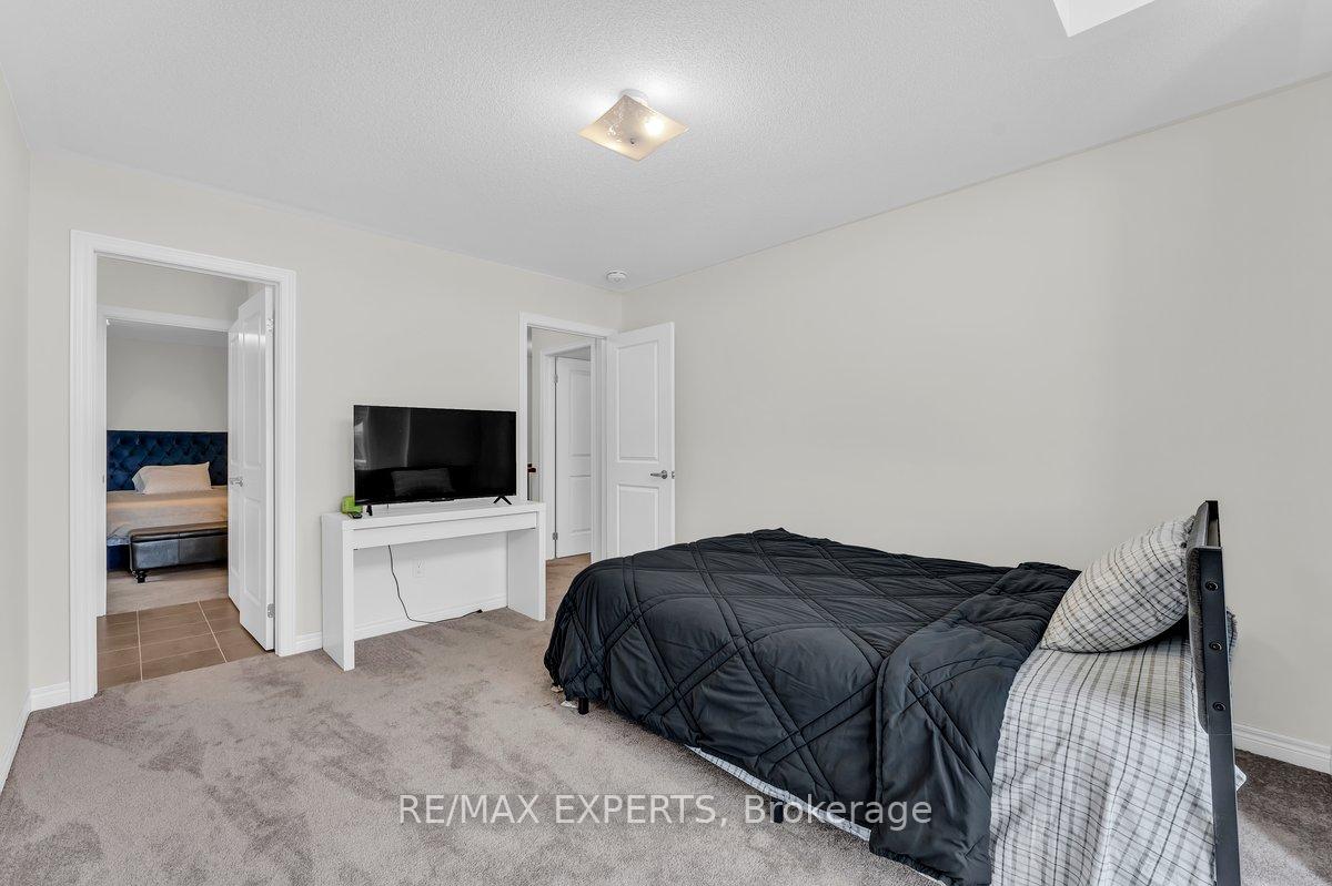Photo 29 of 1438 Davis Loop, Innisfil, Lefroy — HOMEH