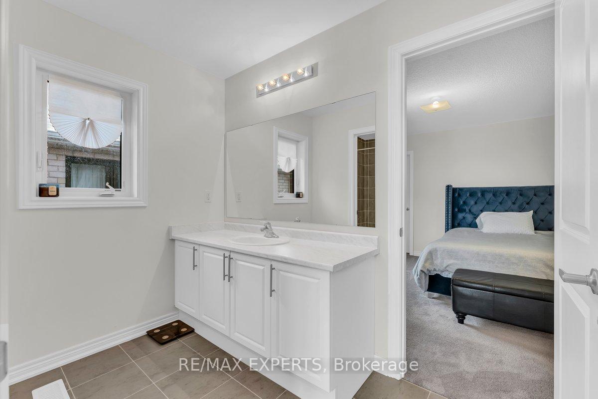 Photo 31 of 1438 Davis Loop, Innisfil, Lefroy — HOMEH