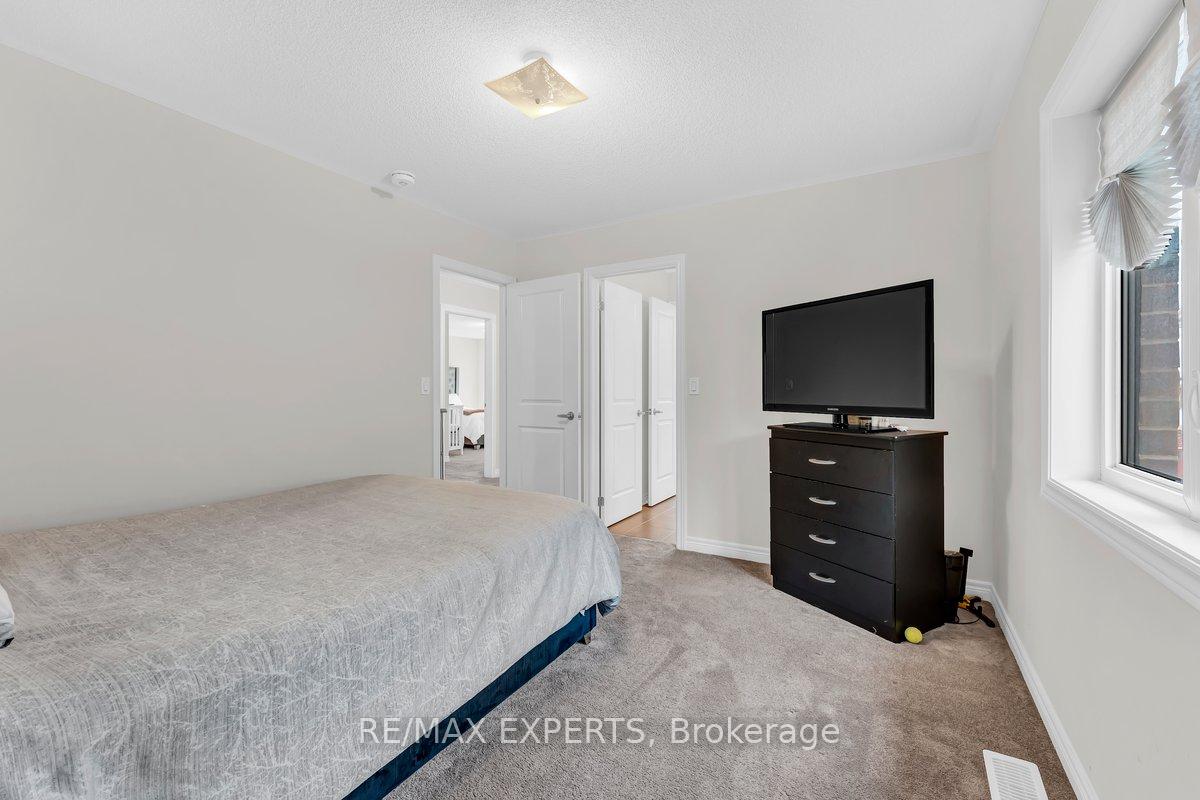 Photo 34 of 1438 Davis Loop, Innisfil, Lefroy — HOMEH