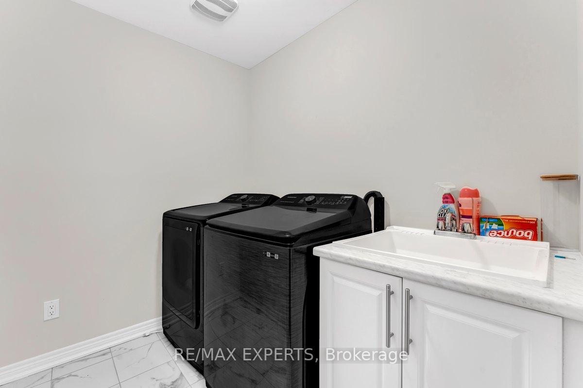 Photo 35 of 1438 Davis Loop, Innisfil, Lefroy — HOMEH