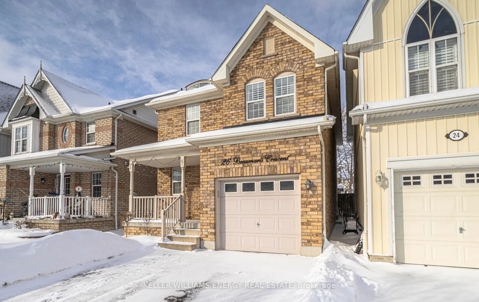 Photo 3 of 26 Beaumaris Crescent, Whitby, Brooklin — HOMEH