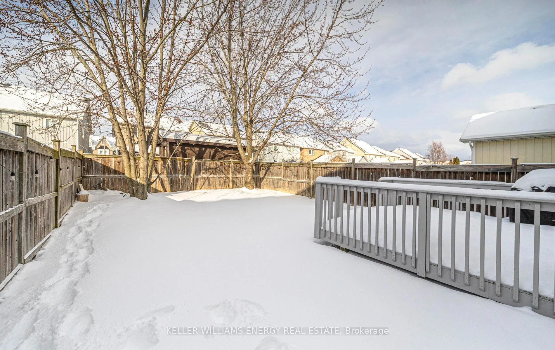 Photo 5 of 26 Beaumaris Crescent, Whitby, Brooklin — HOMEH