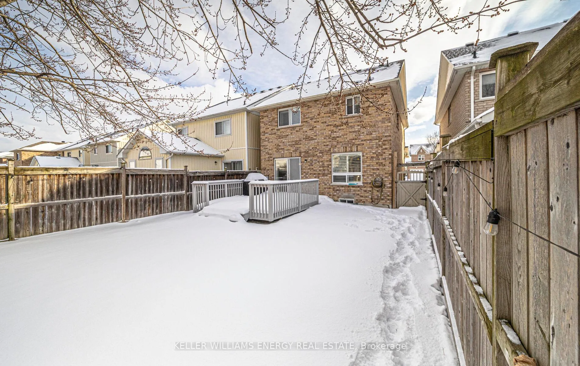 Photo 6 of 26 Beaumaris Crescent, Whitby, Brooklin — HOMEH