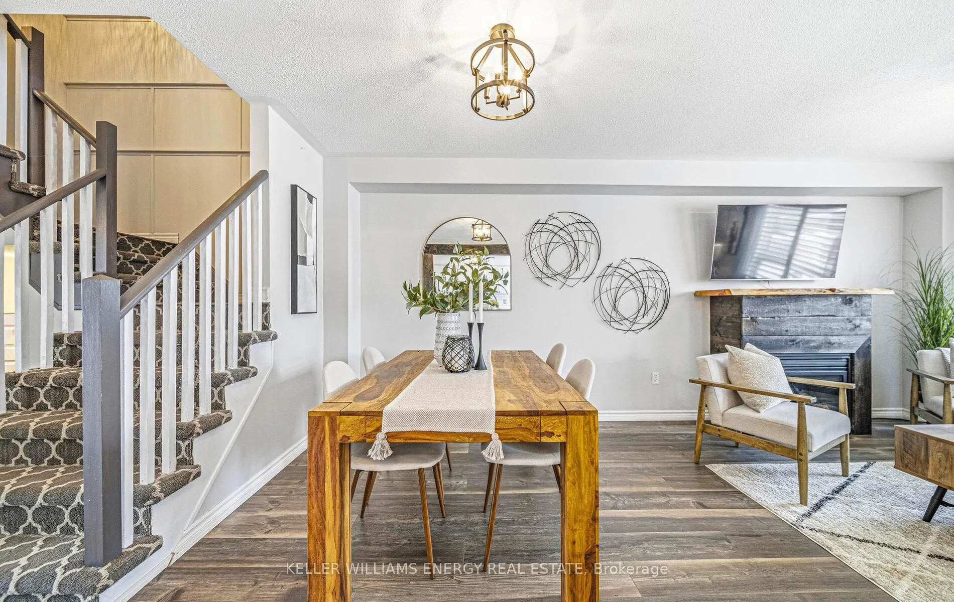 Photo 9 of 26 Beaumaris Crescent, Whitby, Brooklin — HOMEH
