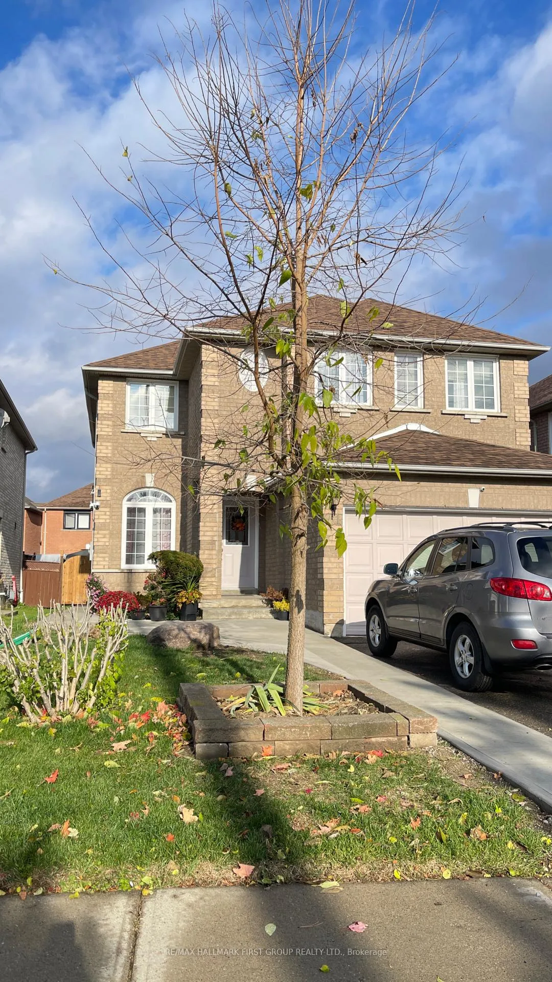Photo 4 of 61 Lent Crescent, Brampton, Fletcher's West — HOMEH