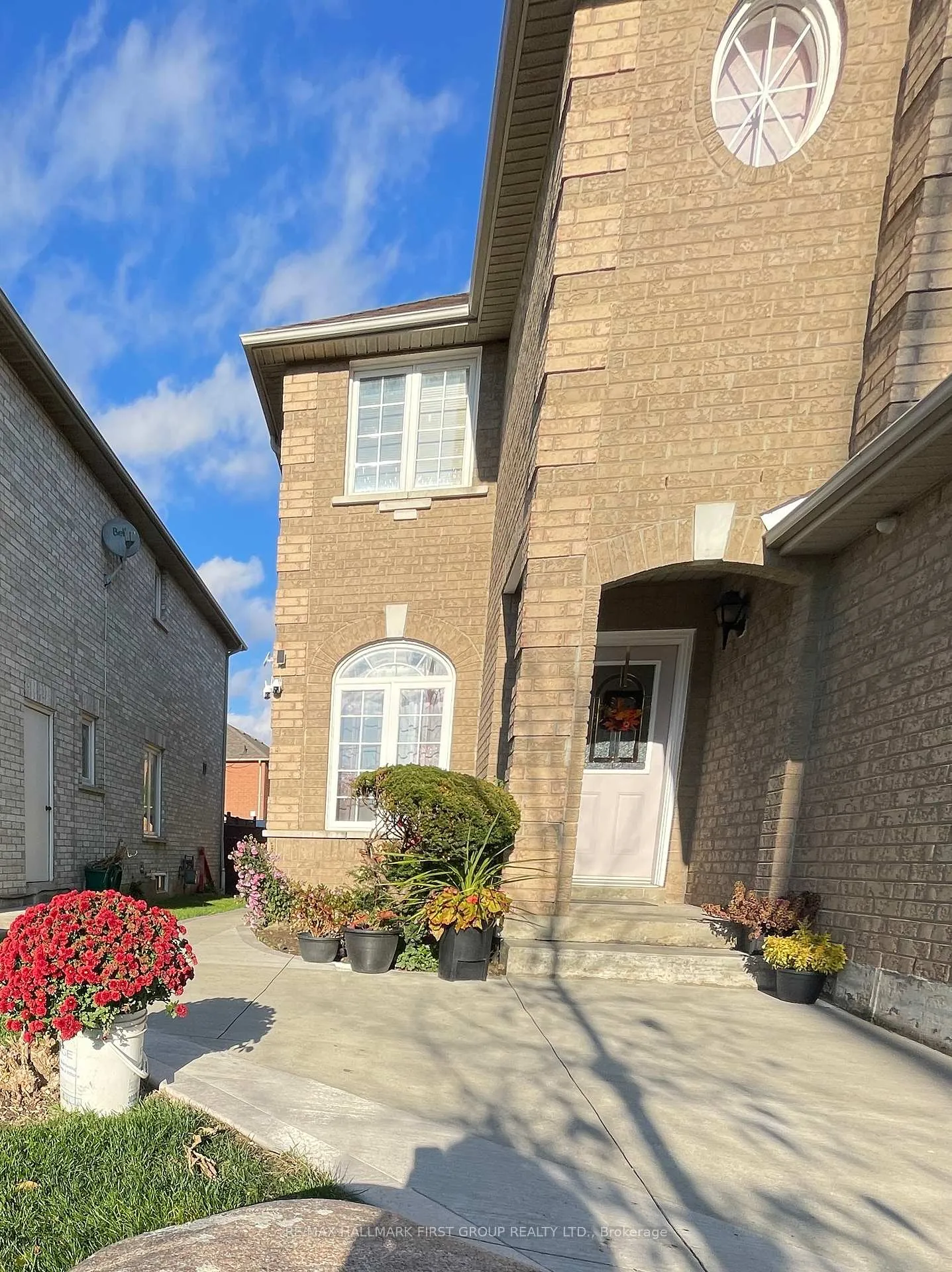 Photo 9 of 61 Lent Crescent, Brampton, Fletcher's West — HOMEH