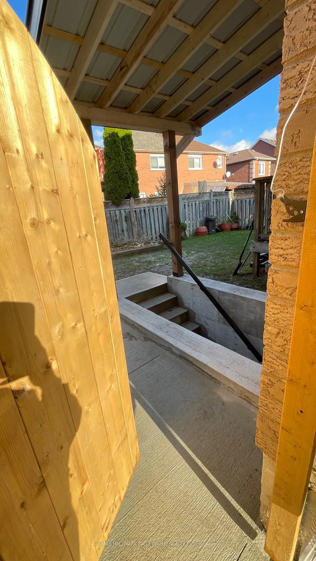 Photo 20 of 61 Lent Crescent, Brampton, Fletcher's West — HOMEH