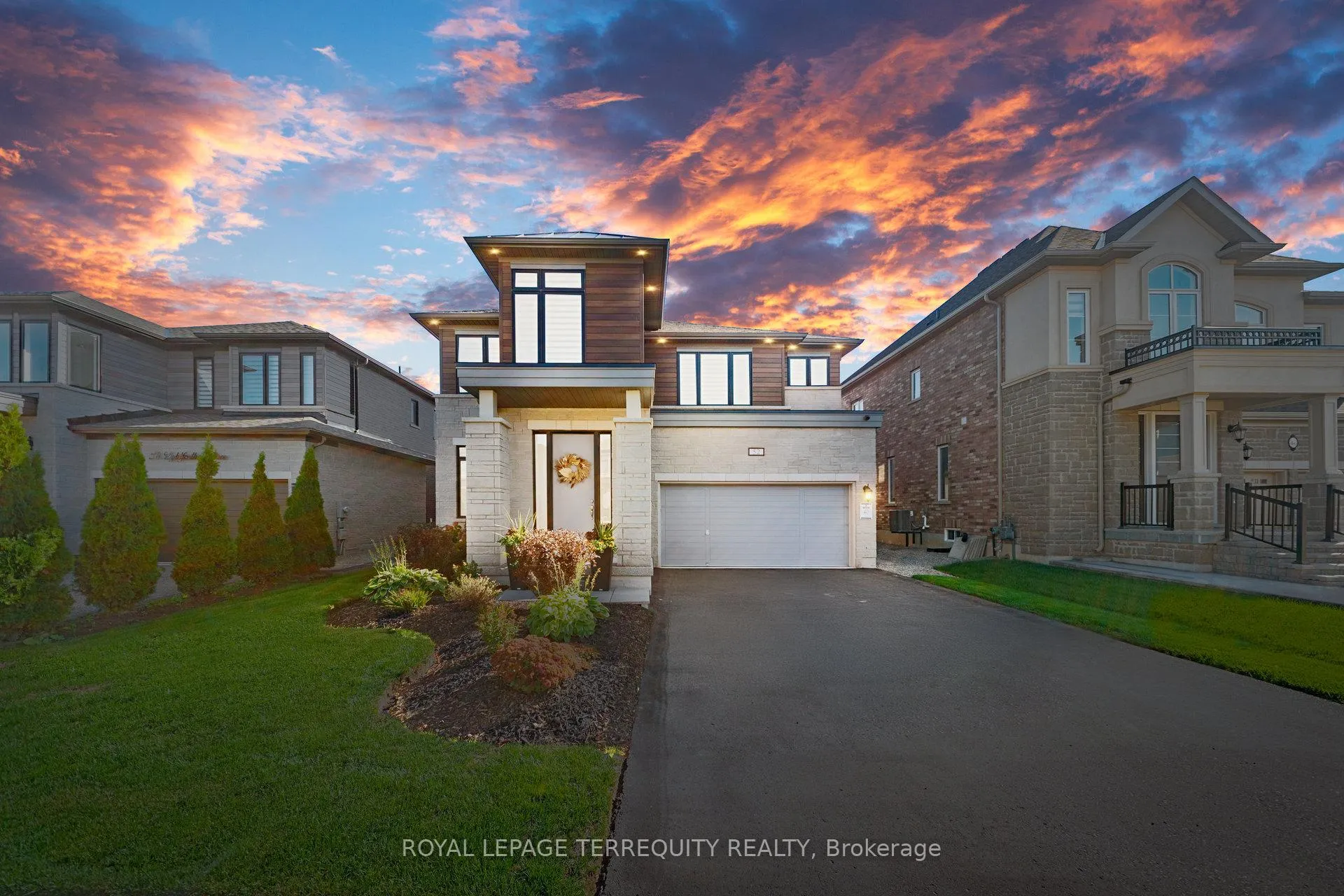 Photo 5 of 52 Lightfeather Place, Hamilton, Meadowlands — HOMEH