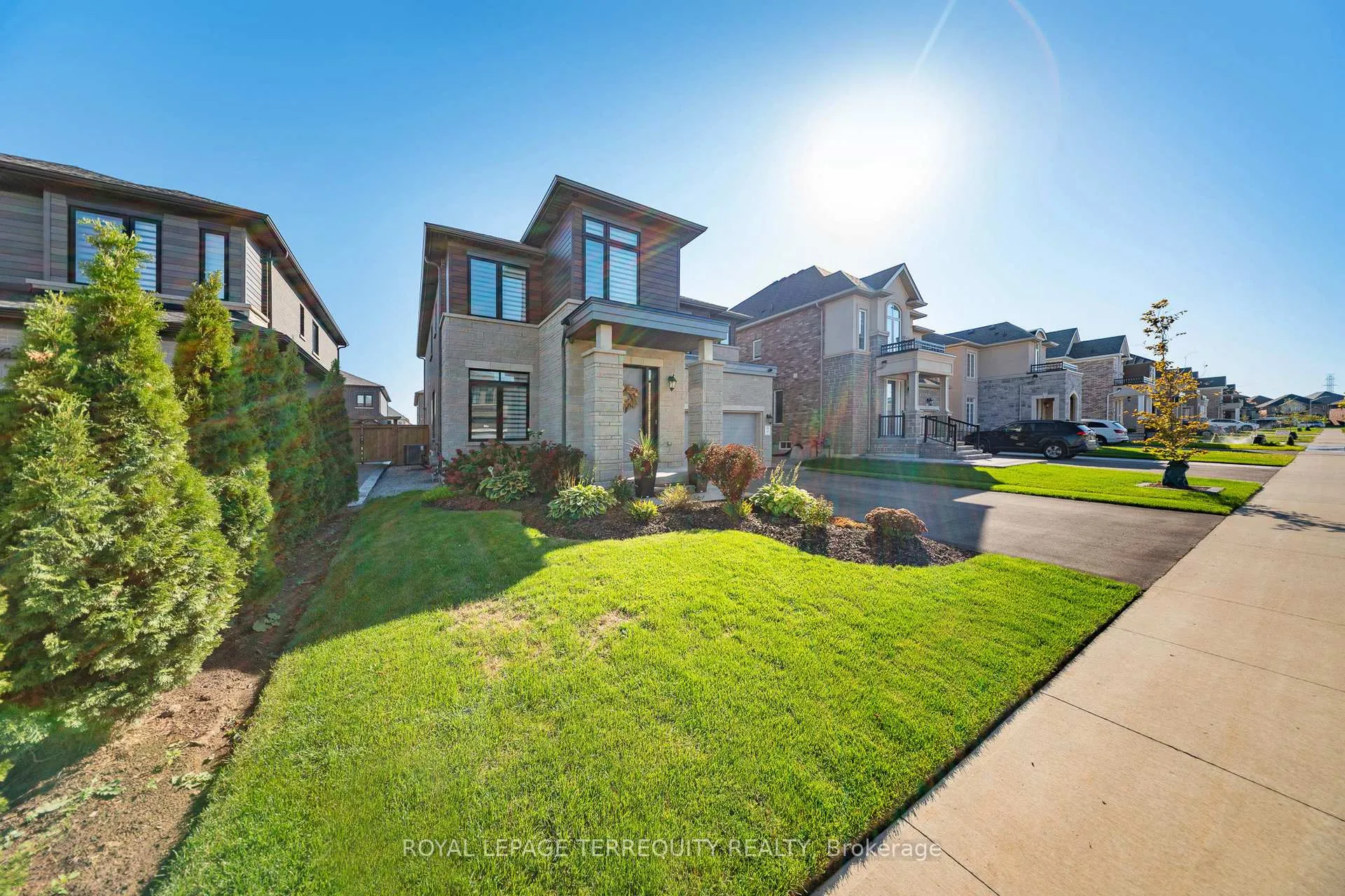 Photo 7 of 52 Lightfeather Place, Hamilton, Meadowlands — HOMEH