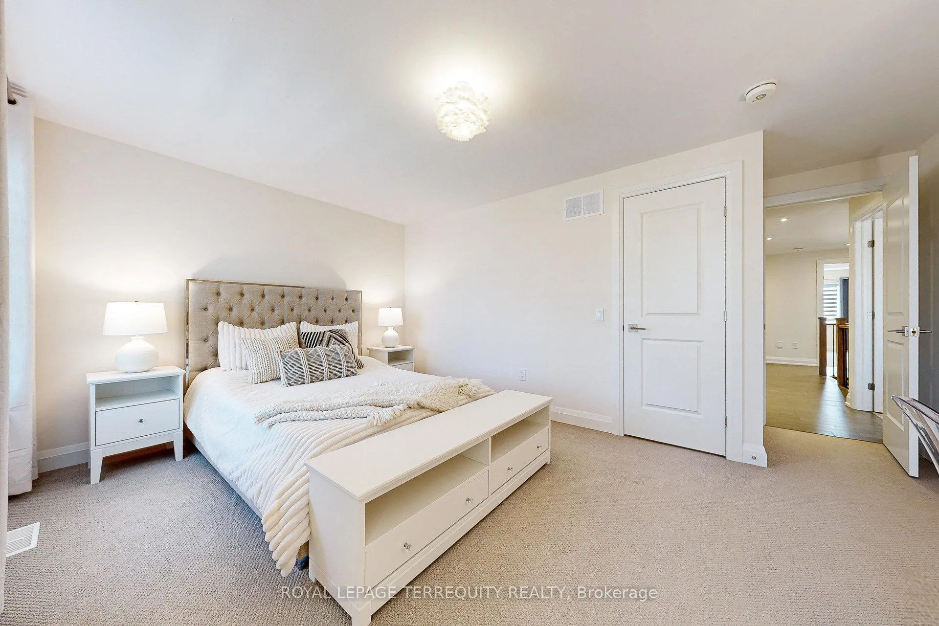 Photo 202 of 52 Lightfeather Place, Hamilton, Meadowlands — HOMEH