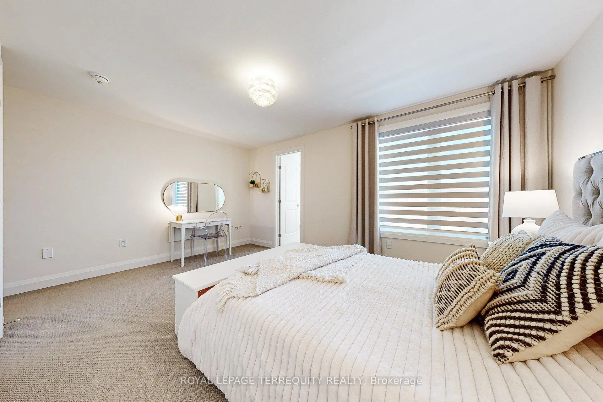Photo 206 of 52 Lightfeather Place, Hamilton, Meadowlands — HOMEH
