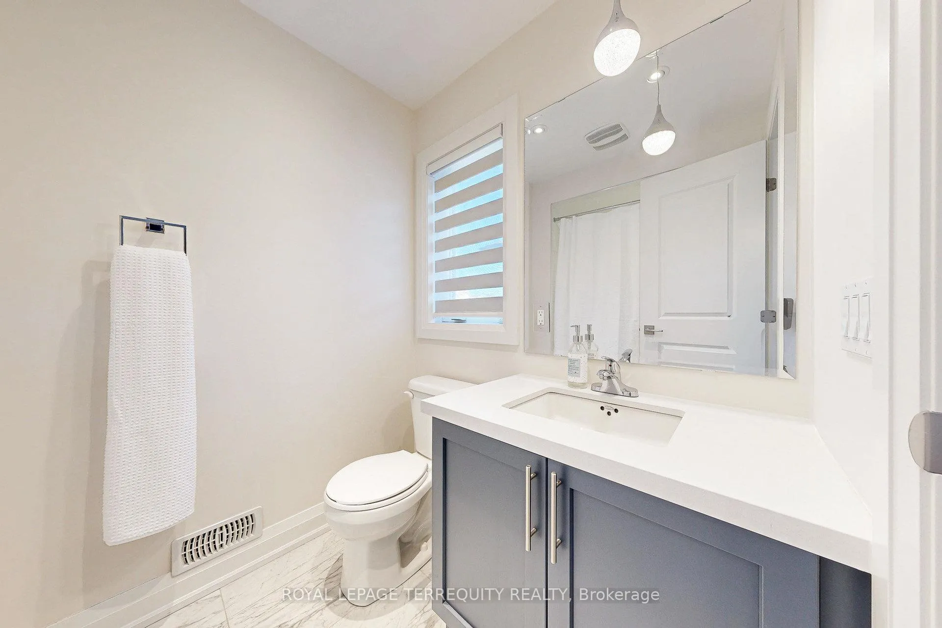 Photo 242 of 52 Lightfeather Place, Hamilton, Meadowlands — HOMEH