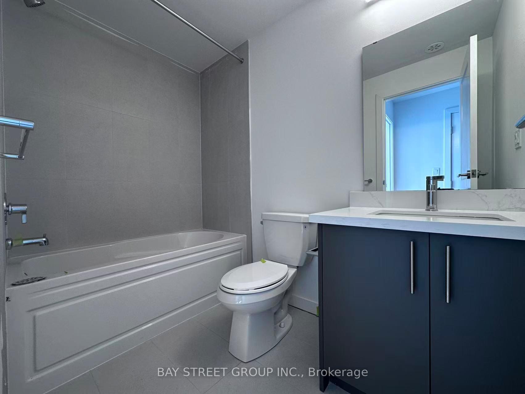 Photo 6 of Unit 12, 30 Markdale Lane, Markham, Middlefield — HOMEH