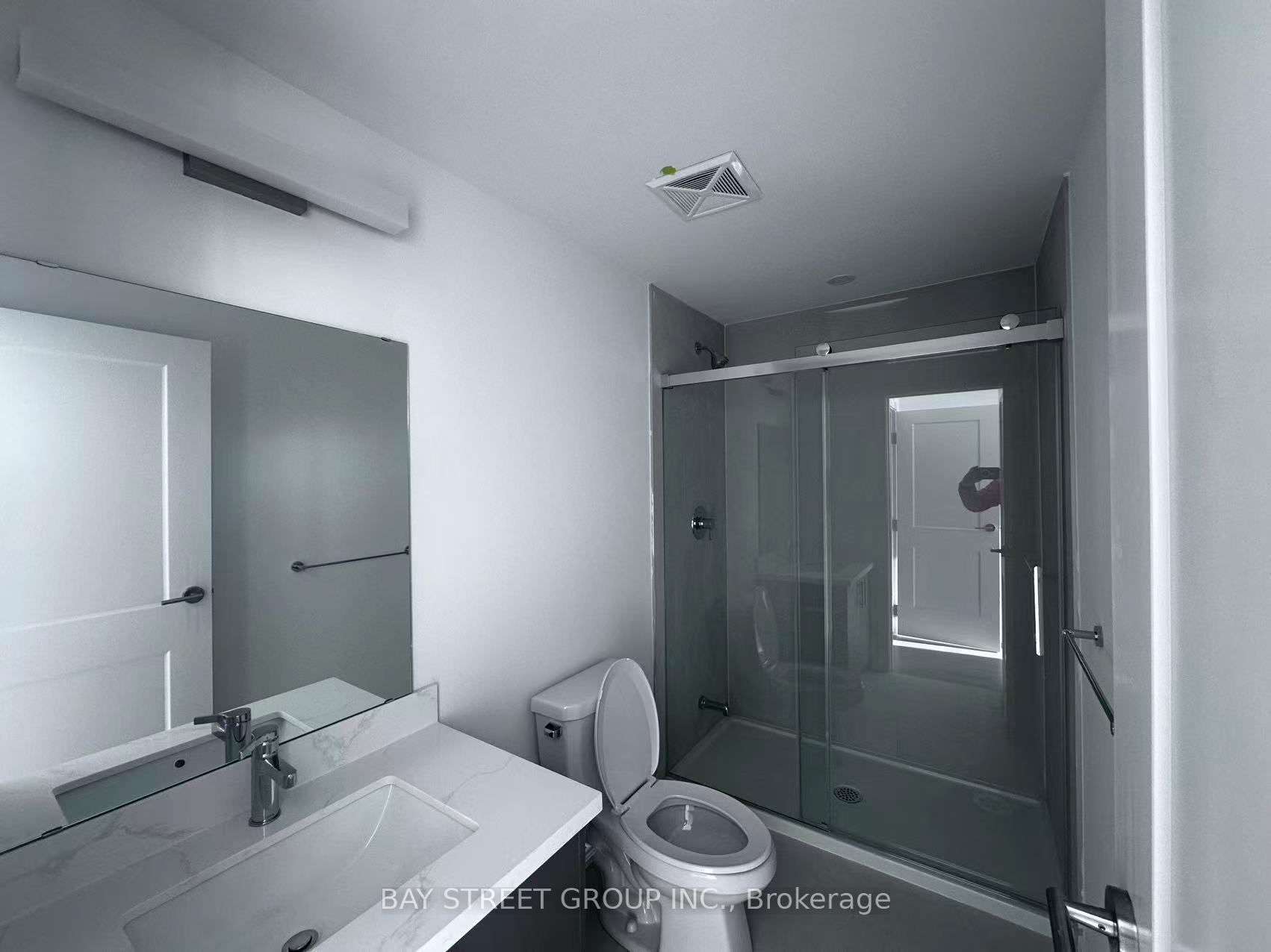 Photo 7 of Unit 12, 30 Markdale Lane, Markham, Middlefield — HOMEH