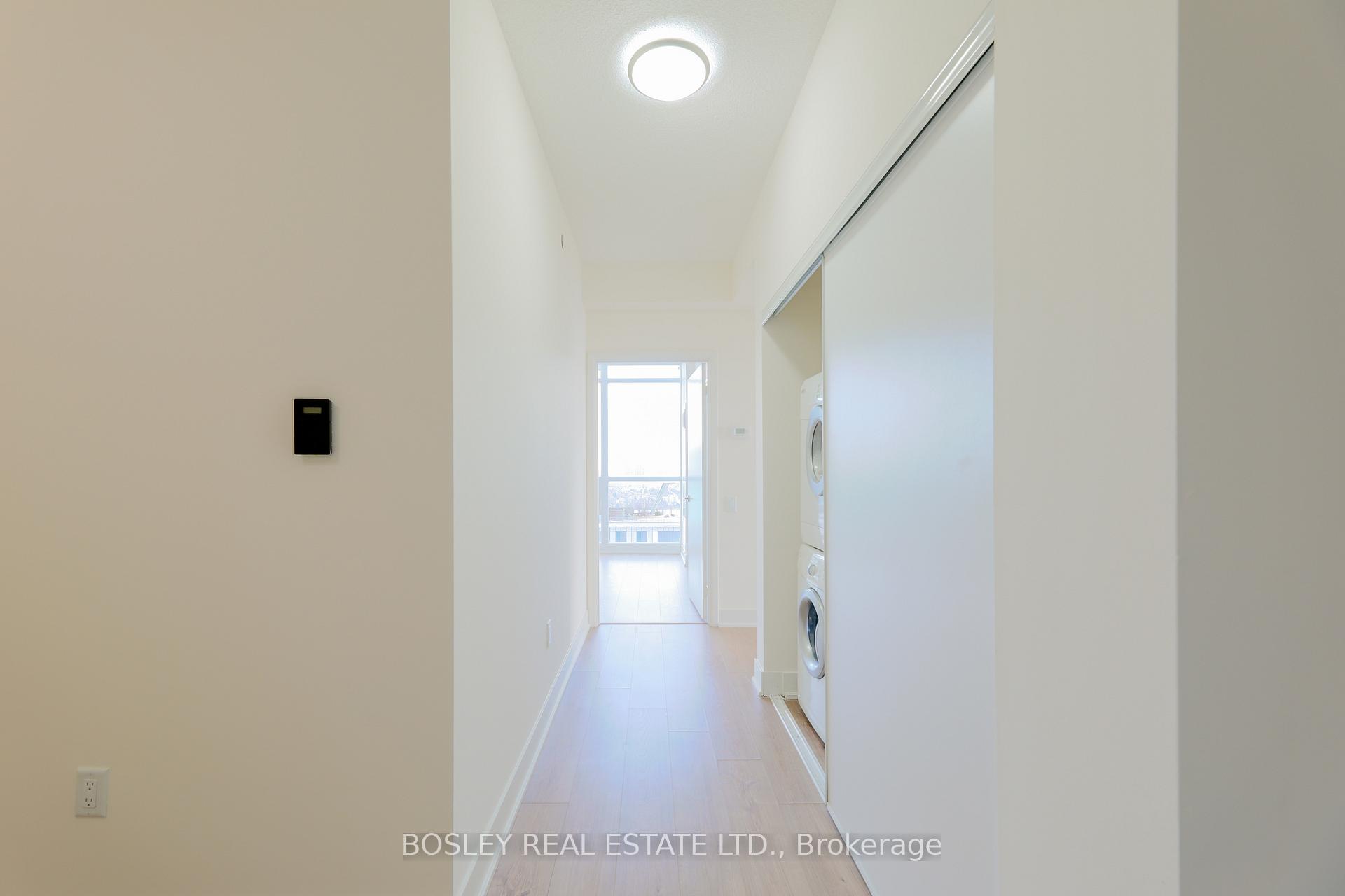 Photo 3 of Unit 3308, 30 Roehampton Avenue, Toronto, Mount Pleasant West — HOMEH