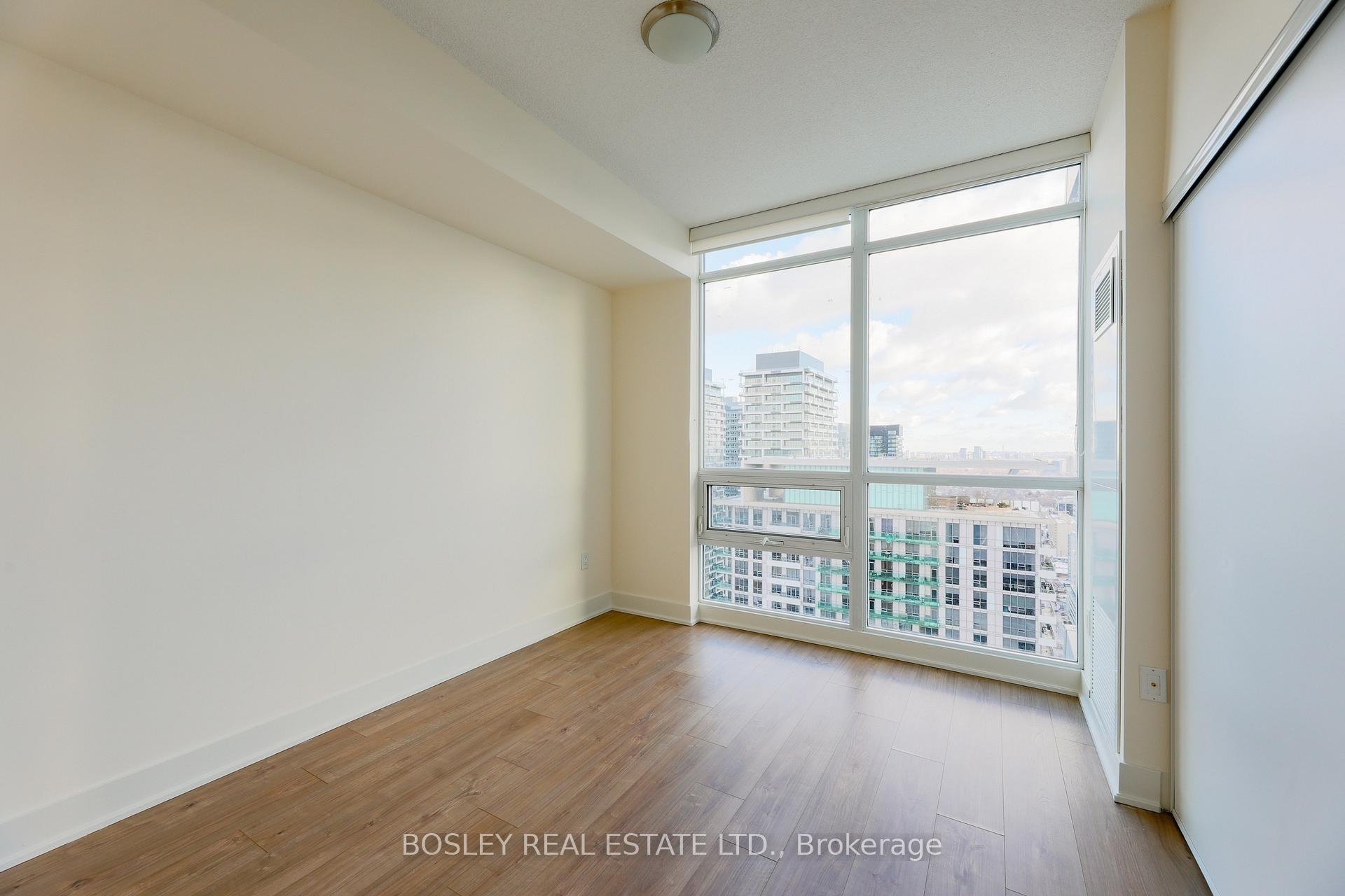 Photo 6 of Unit 3308, 30 Roehampton Avenue, Toronto, Mount Pleasant West — HOMEH