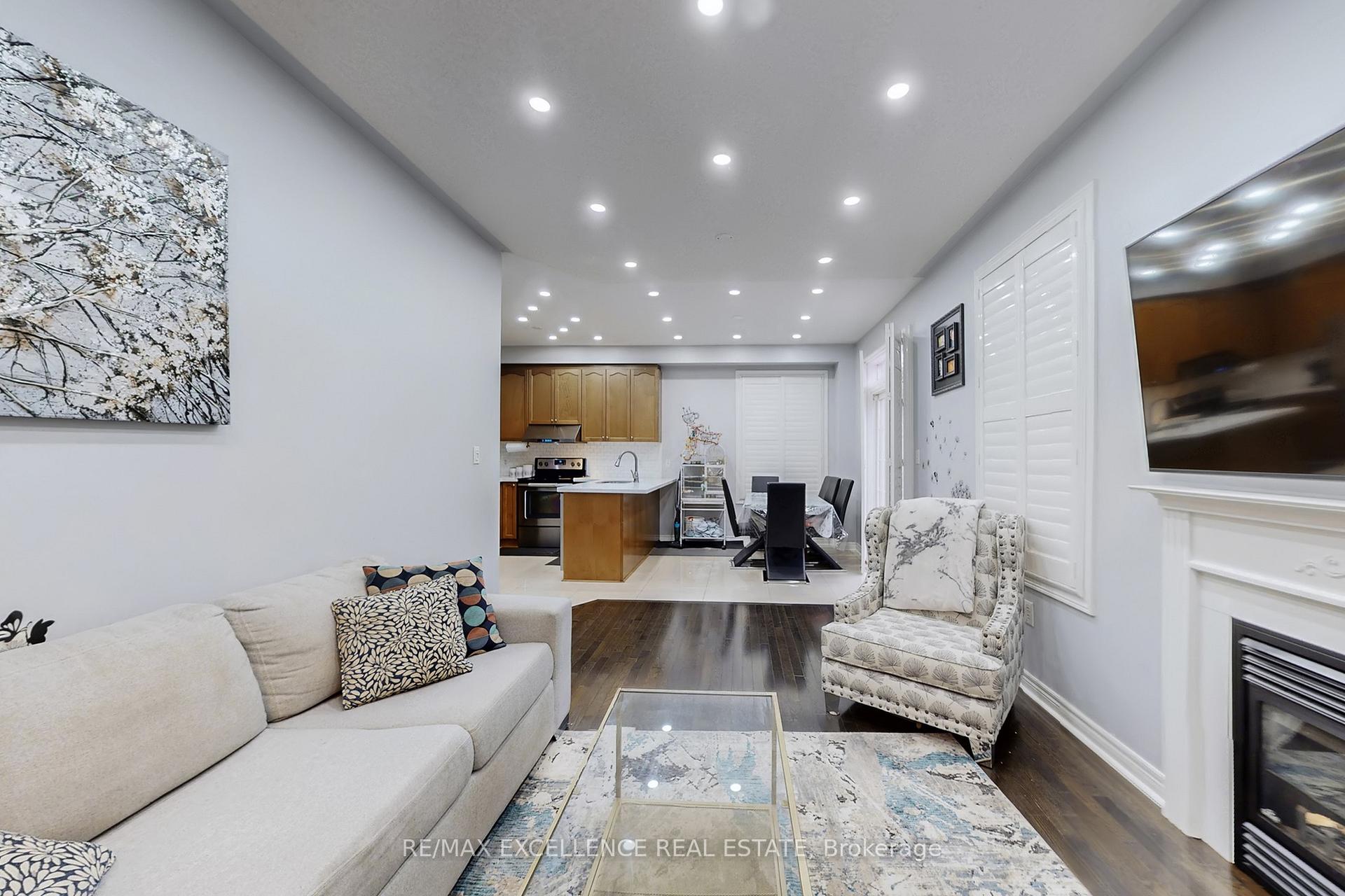 Photo 9 of 2 Ryecroft Crescent, Brampton, Sandringham-Wellington — HOMEH