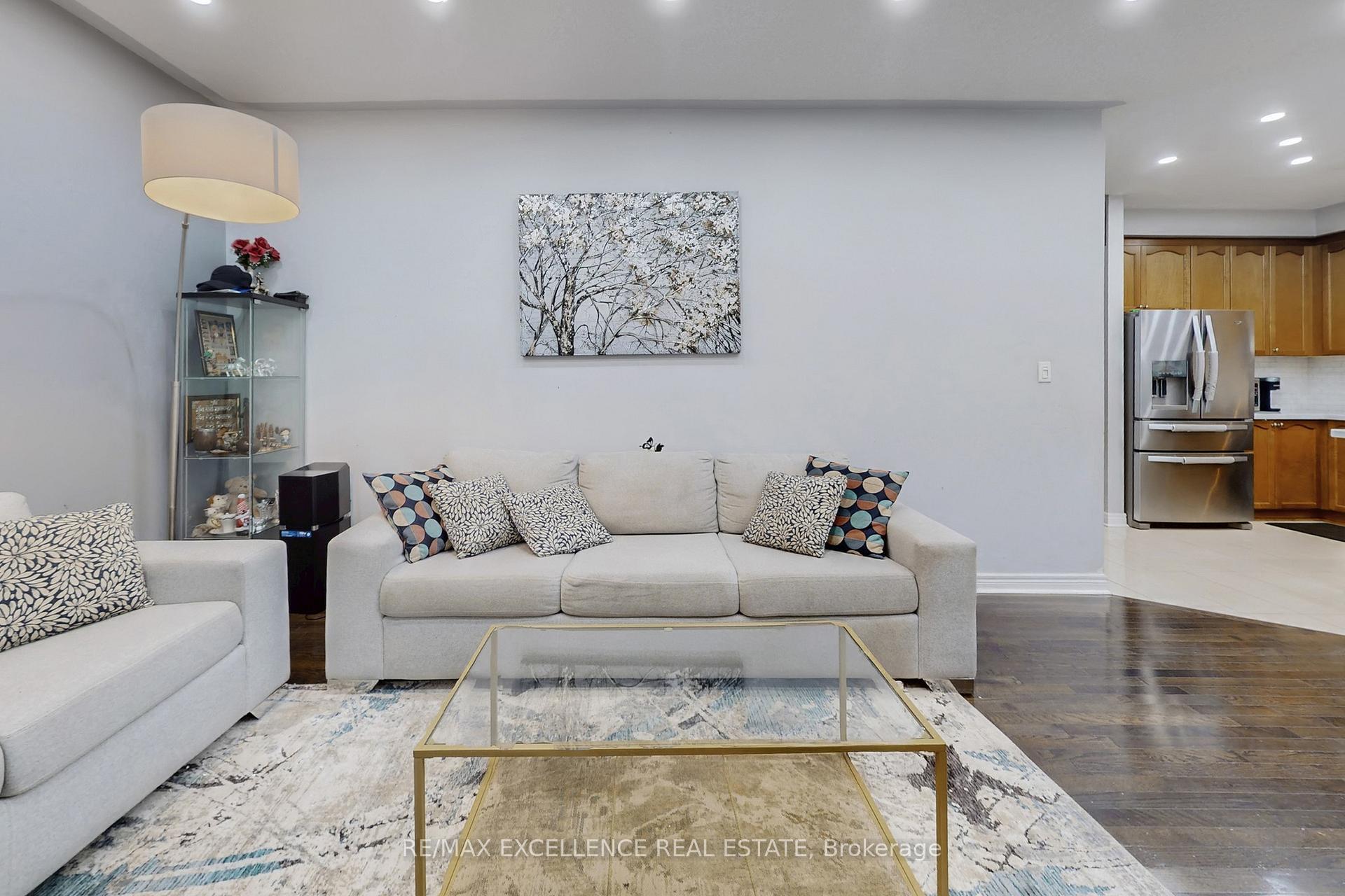 Photo 11 of 2 Ryecroft Crescent, Brampton, Sandringham-Wellington — HOMEH