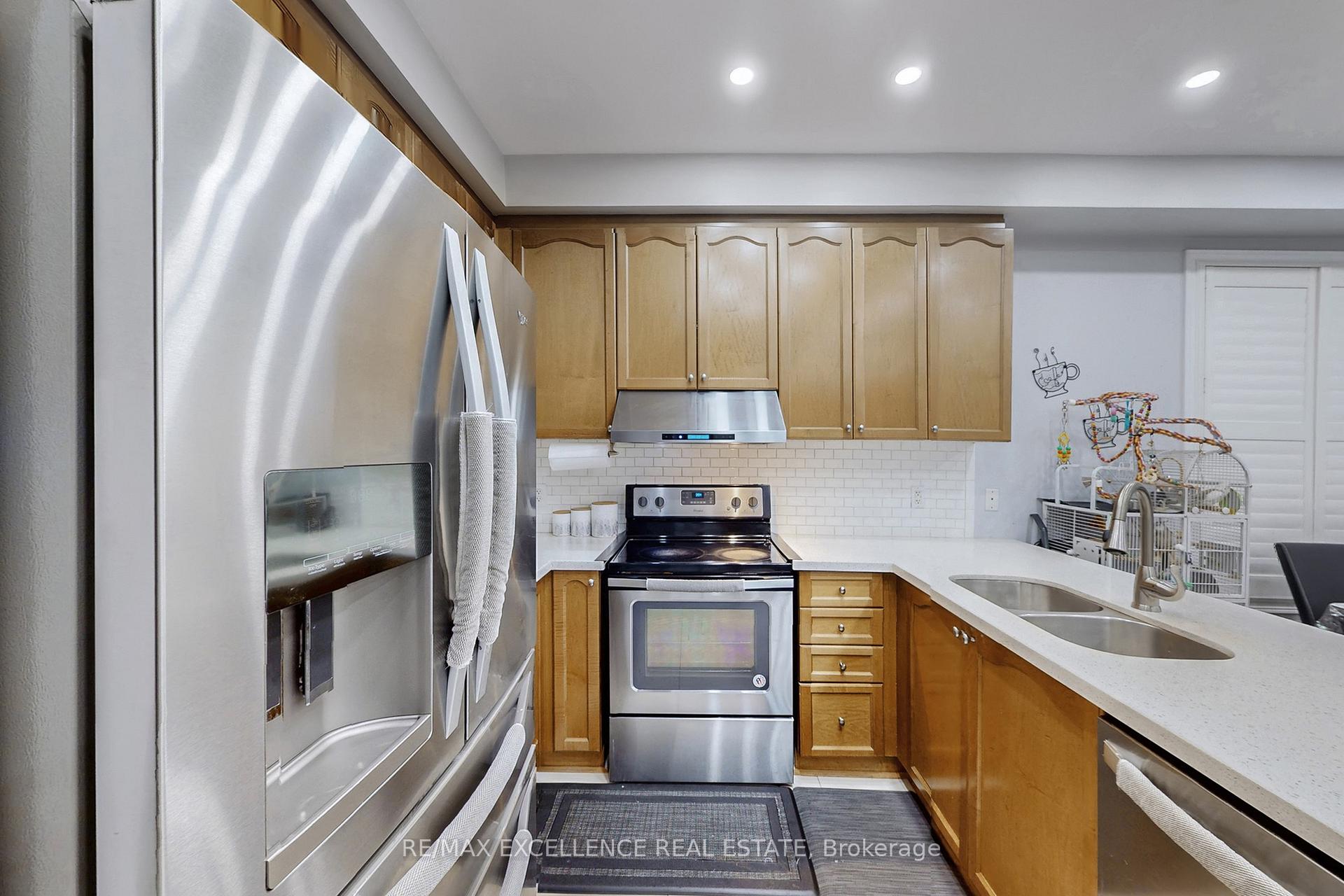 Photo 13 of 2 Ryecroft Crescent, Brampton, Sandringham-Wellington — HOMEH