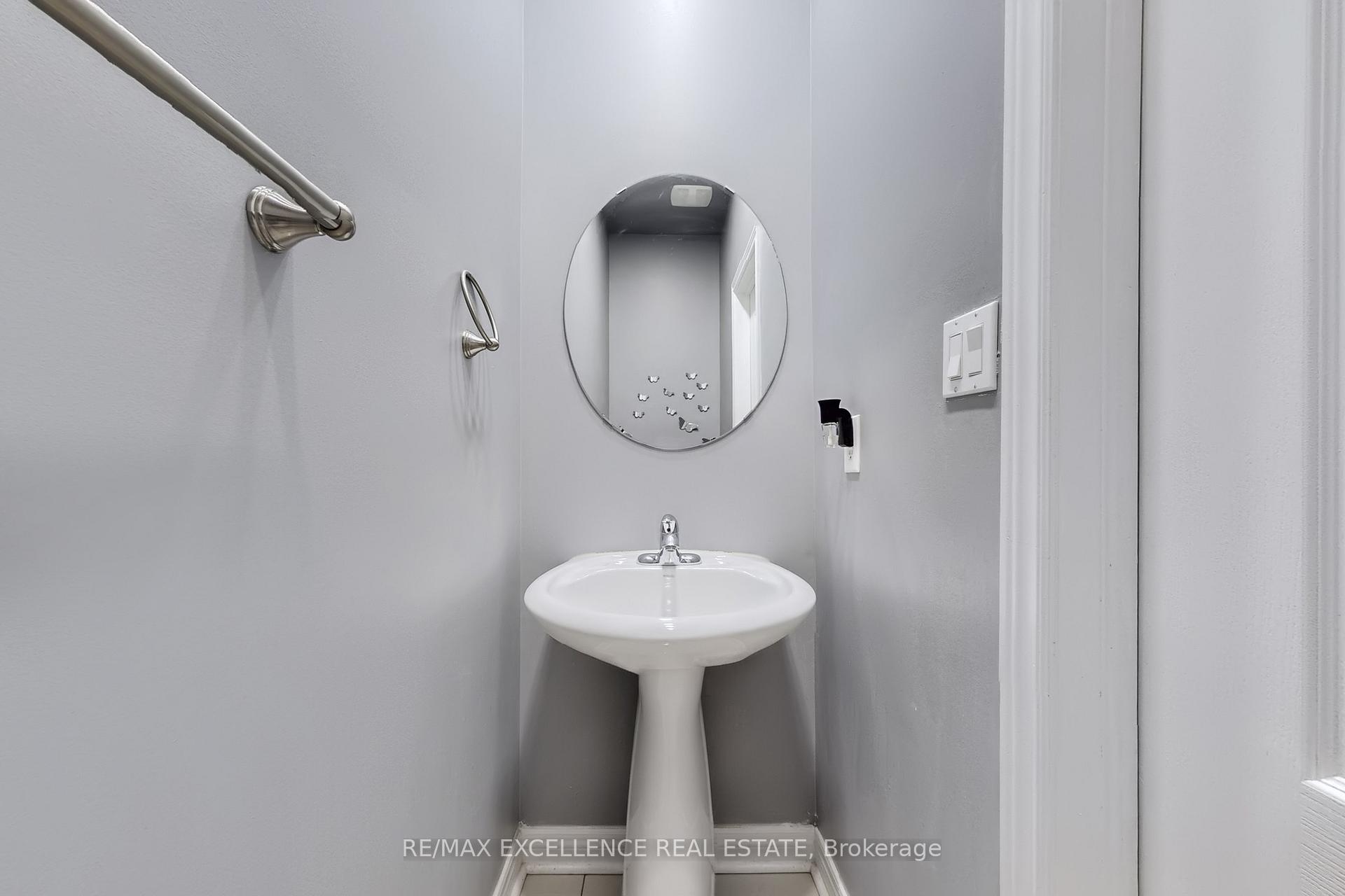 Photo 16 of 2 Ryecroft Crescent, Brampton, Sandringham-Wellington — HOMEH