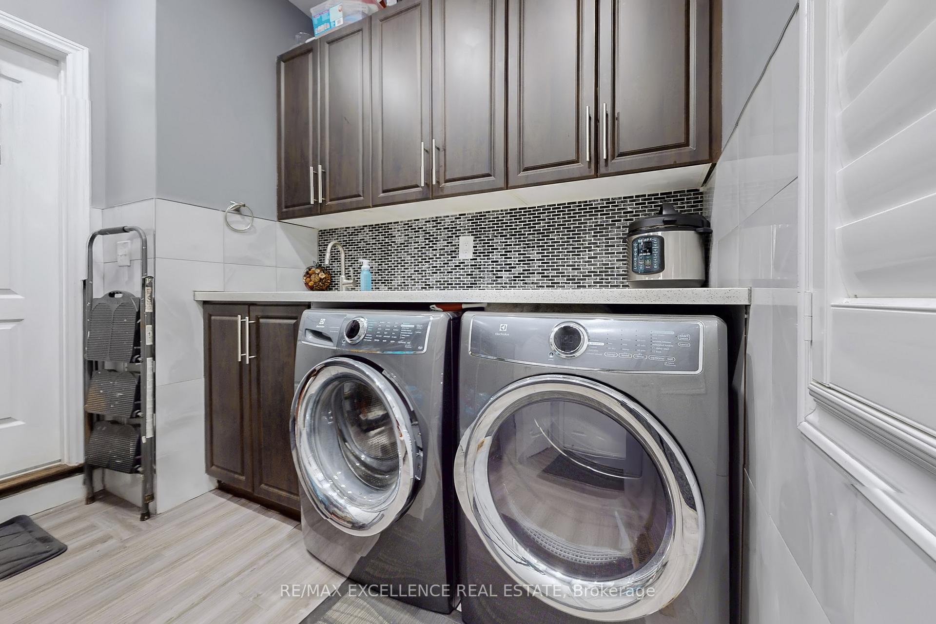 Photo 17 of 2 Ryecroft Crescent, Brampton, Sandringham-Wellington — HOMEH