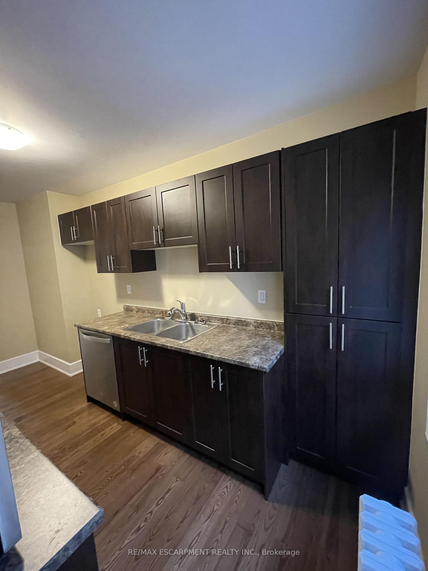 Photo 8 of Unit 10, 25 Mountwood Avenue, Hamilton, Corktown — HOMEH