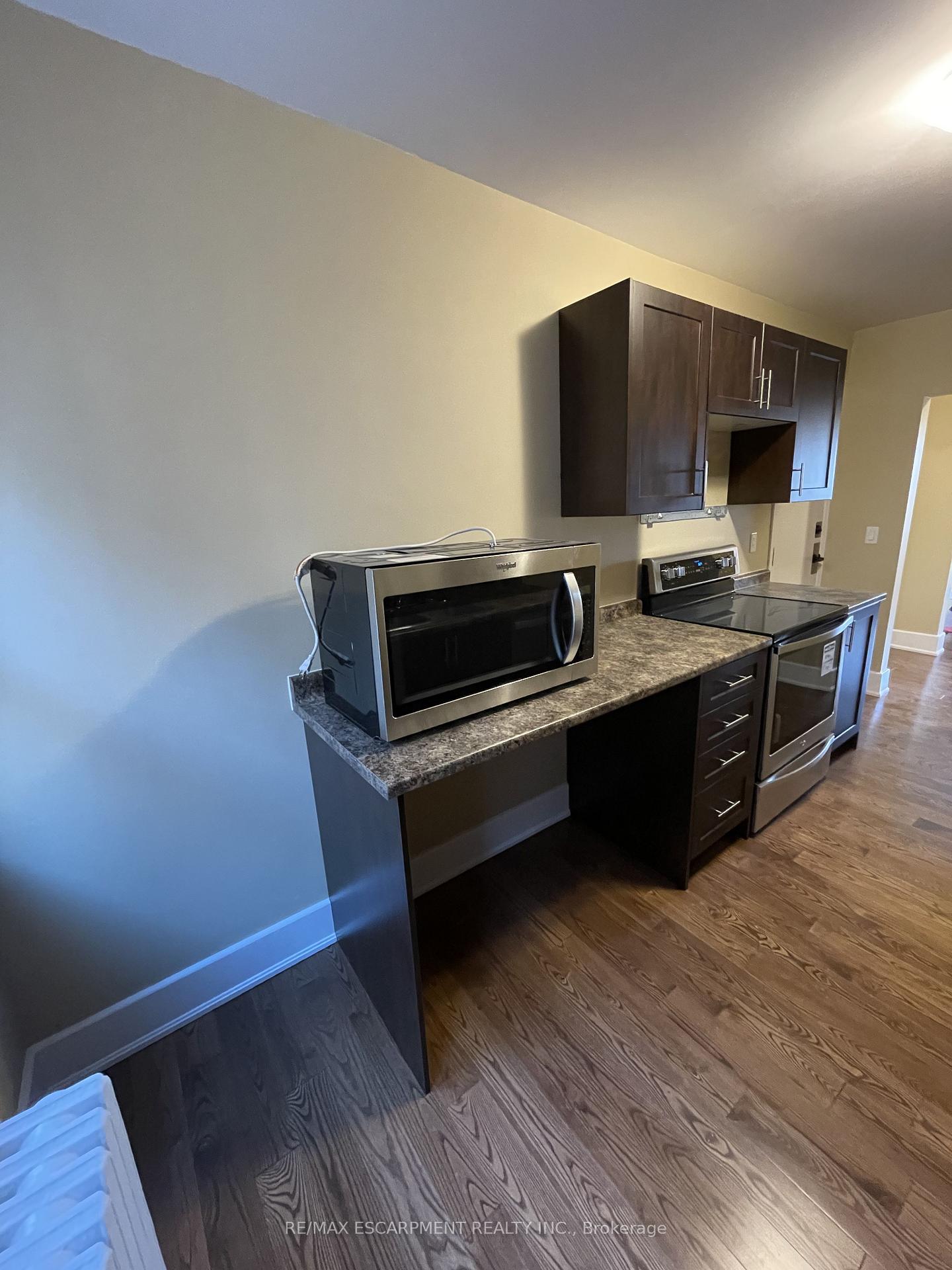 Photo 9 of Unit 10, 25 Mountwood Avenue, Hamilton, Corktown — HOMEH