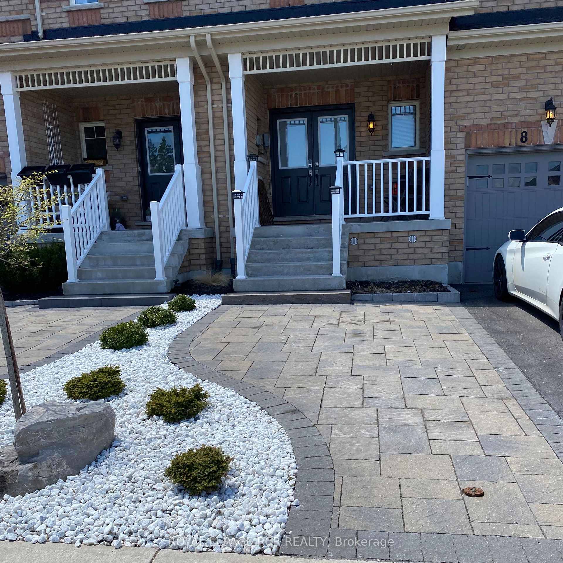 Photo 2 of 8 Mcelroy Court, Caledon, Caledon East — HOMEH