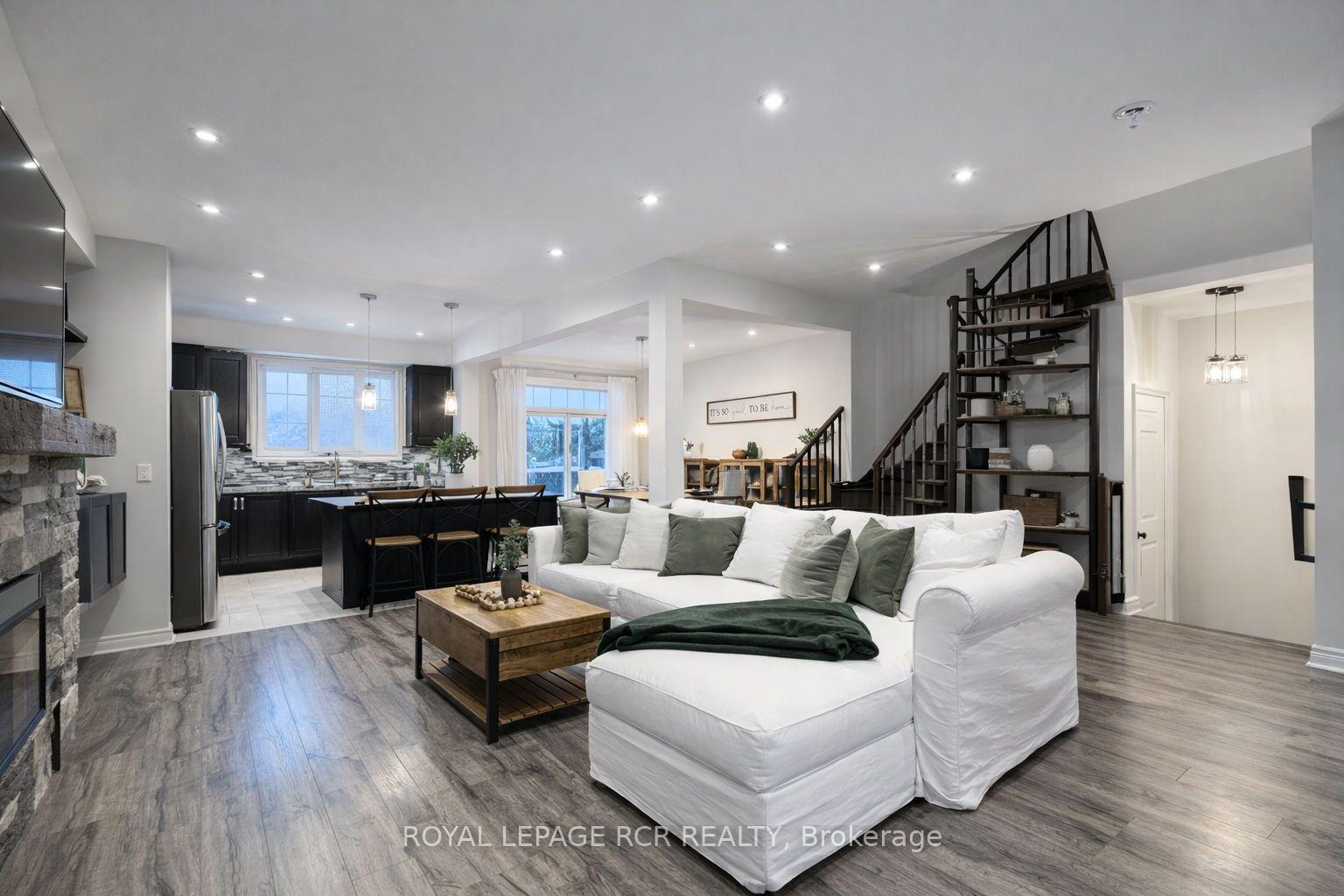 Photo 8 of 8 Mcelroy Court, Caledon, Caledon East — HOMEH