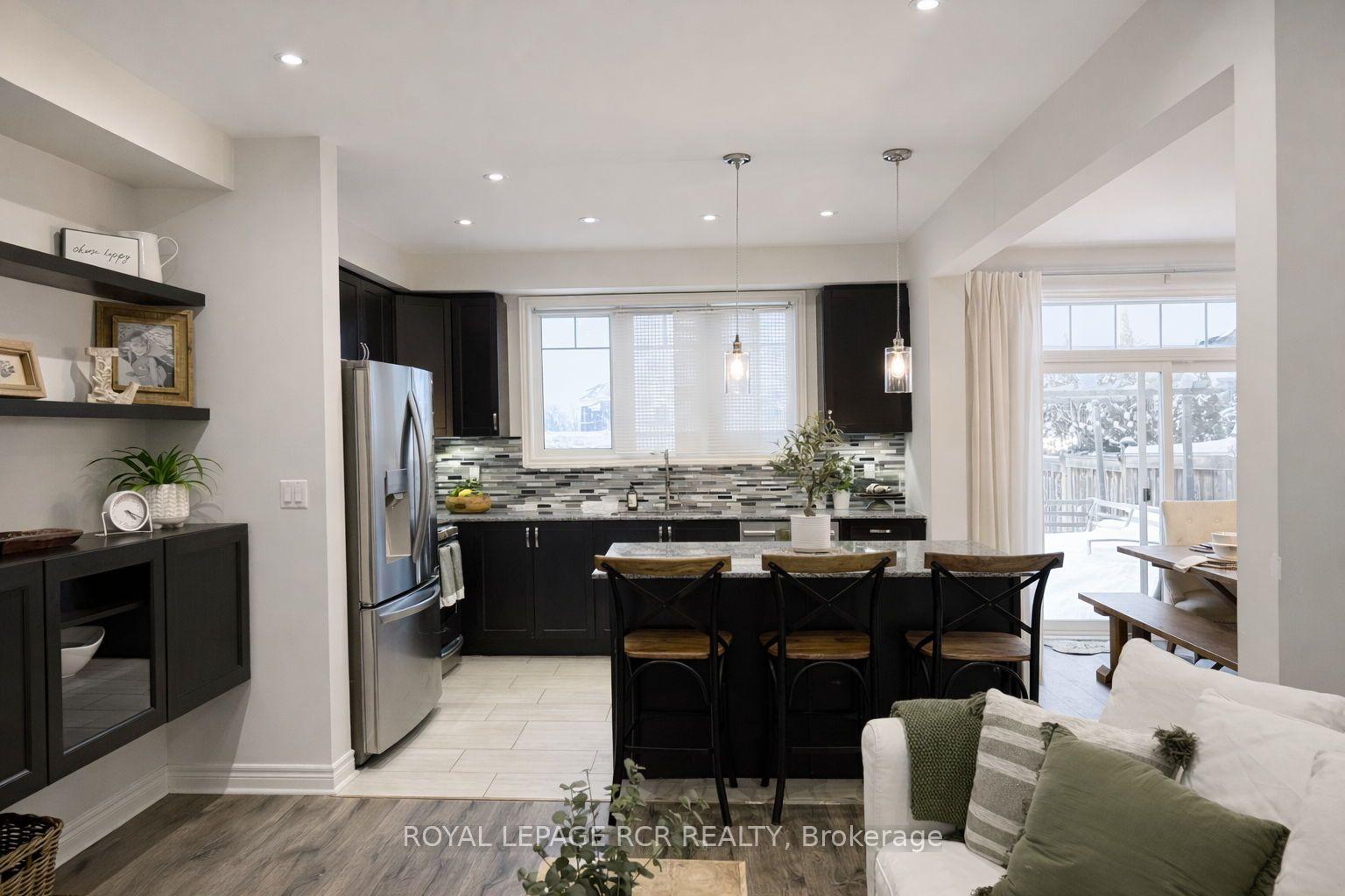 Photo 10 of 8 Mcelroy Court, Caledon, Caledon East — HOMEH