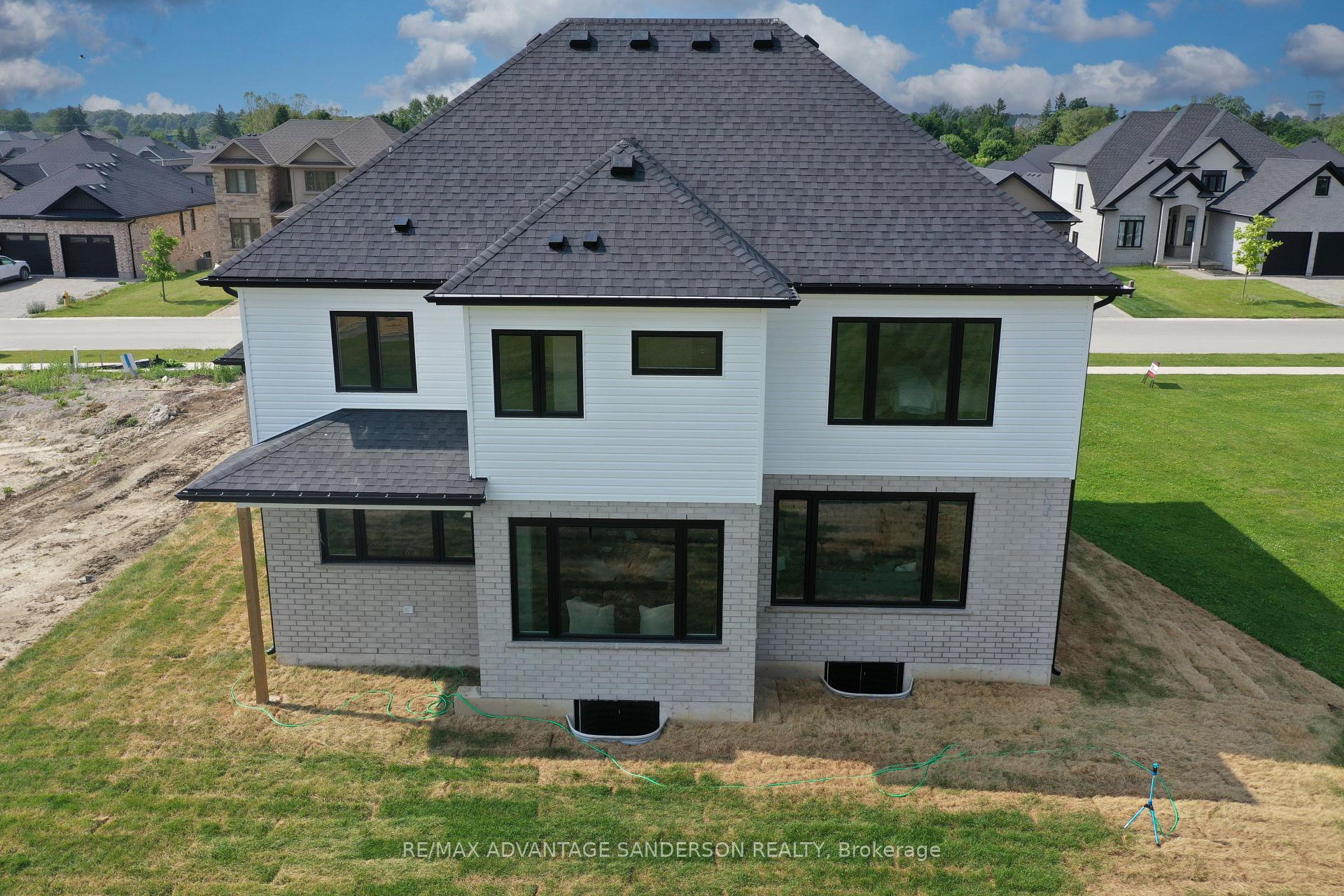 Photo 5 of 243 Songbird Lane, Middlesex Centre, Ilderton — HOMEH
