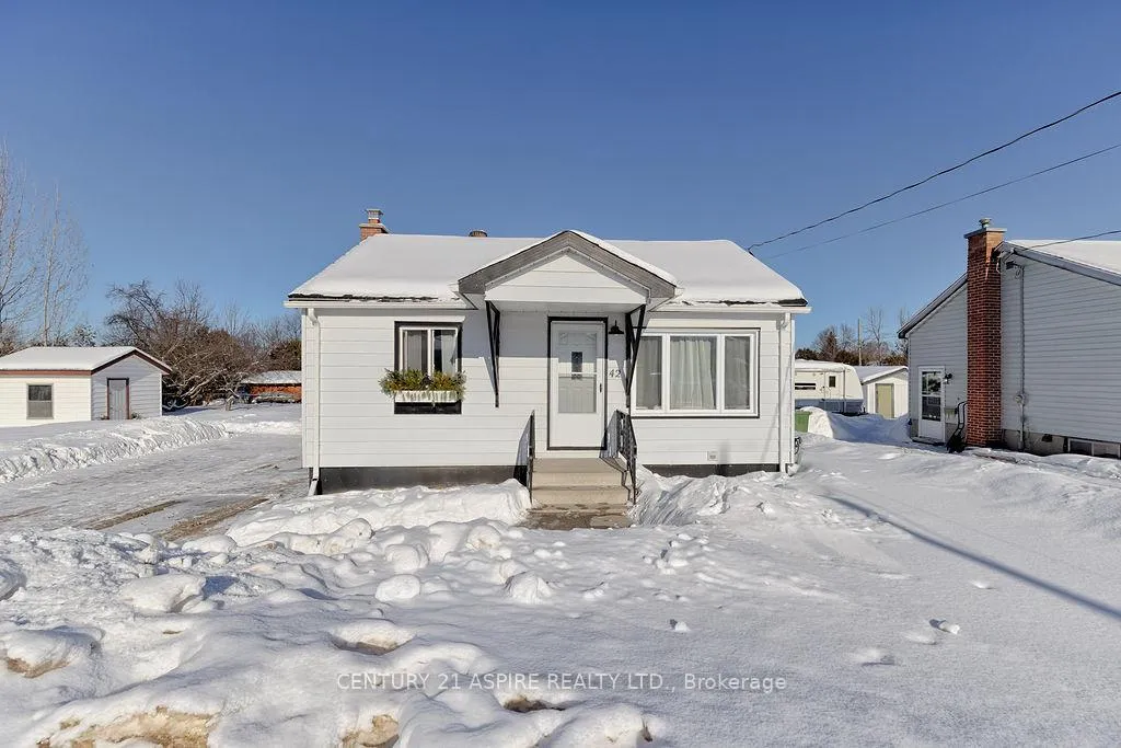 Photo 1 of 42 Mohns Avenue, Petawawa — HOMEH
