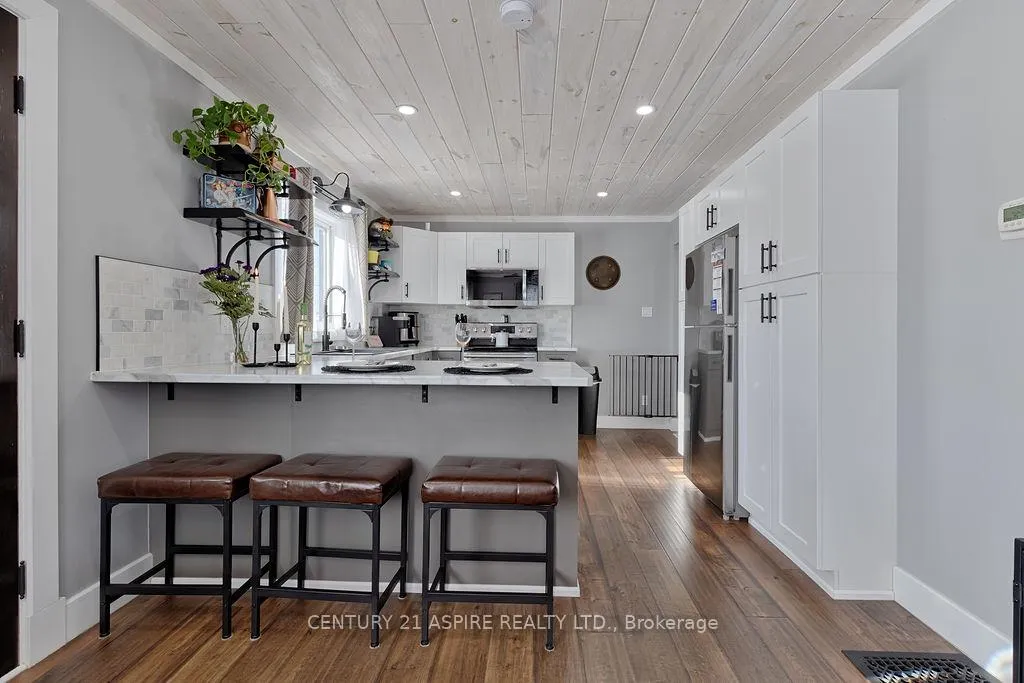 Photo 11 of 42 Mohns Avenue, Petawawa — HOMEH