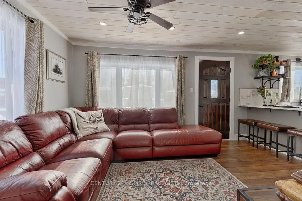 Photo 15 of 42 Mohns Avenue, Petawawa — HOMEH