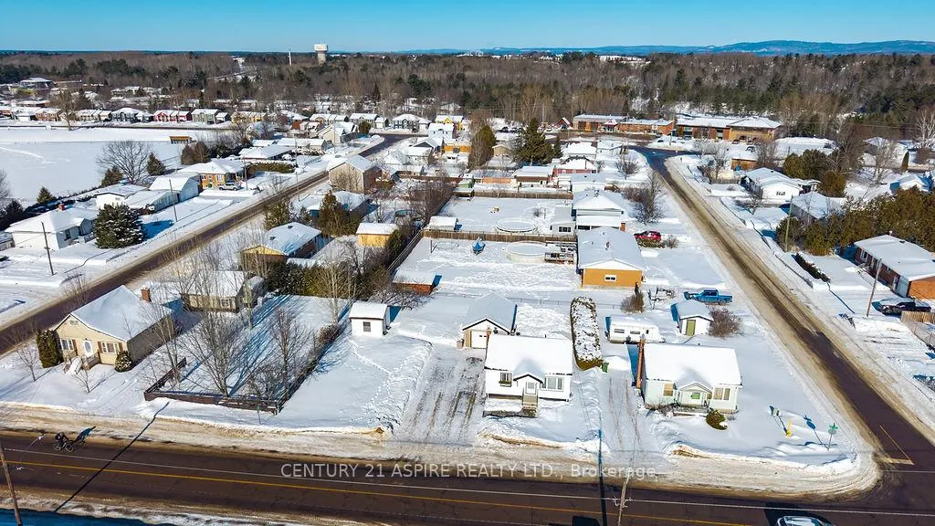 Photo 36 of 42 Mohns Avenue, Petawawa — HOMEH
