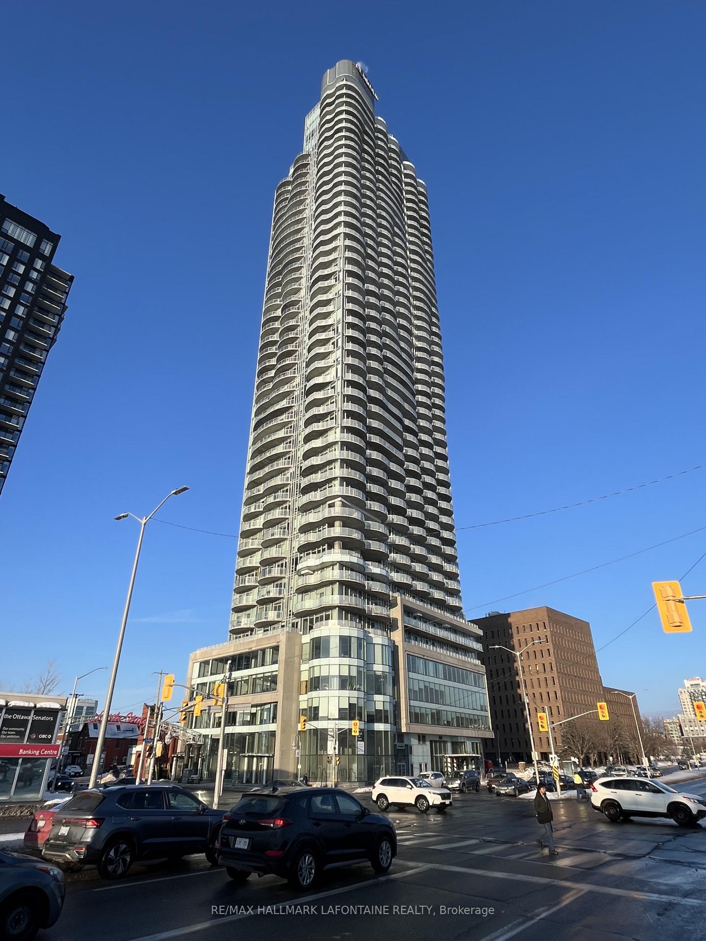 Front of Unit 806, 805 Carling Avenue
