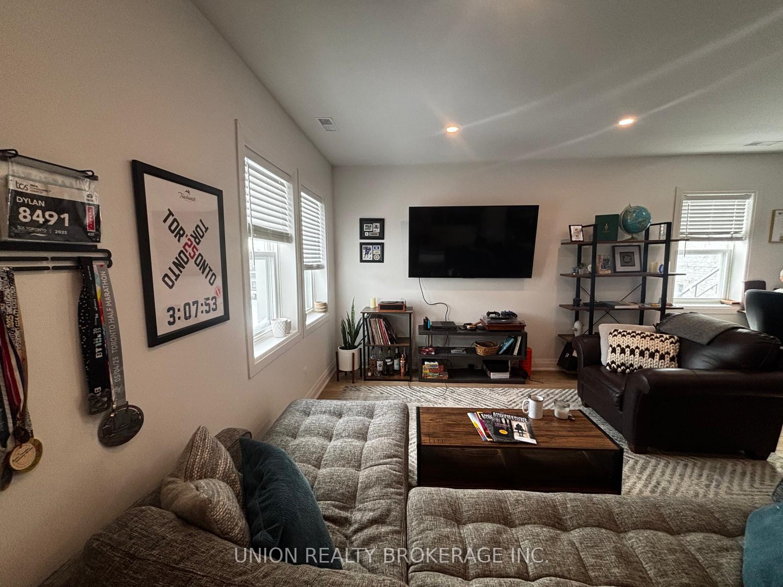 Photo 3 of Unit 11, 85 Beech Avenue, Toronto, The Beaches — HOMEH