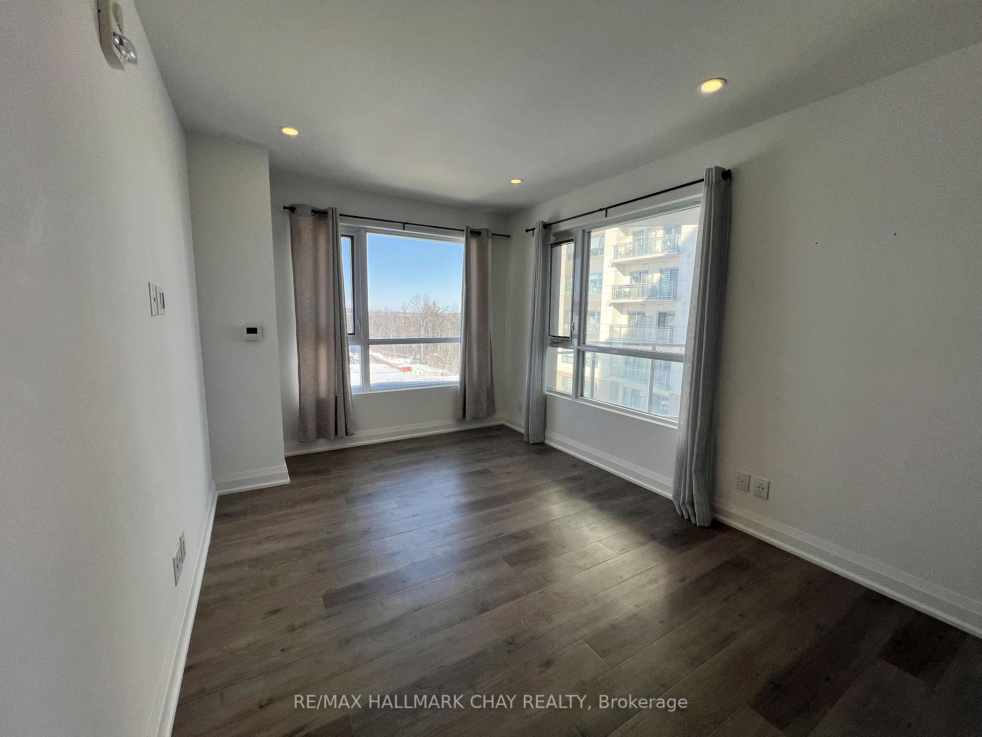 Photo 10 of Unit 618, 58 Lakeside Terrace, Barrie, Little Lake — HOMEH