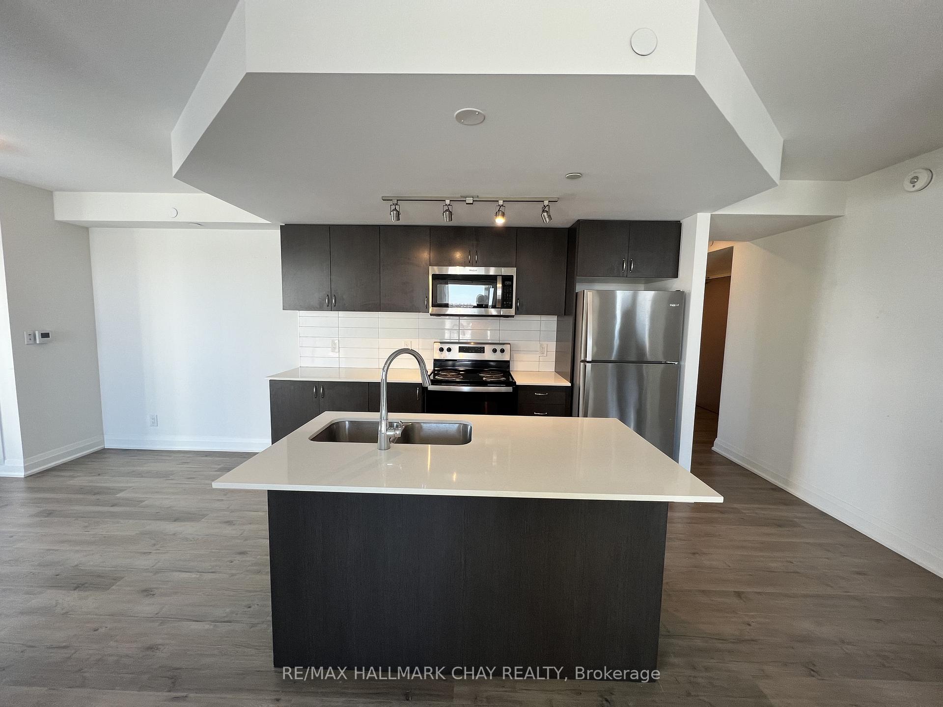Photo 12 of Unit 618, 58 Lakeside Terrace, Barrie, Little Lake — HOMEH