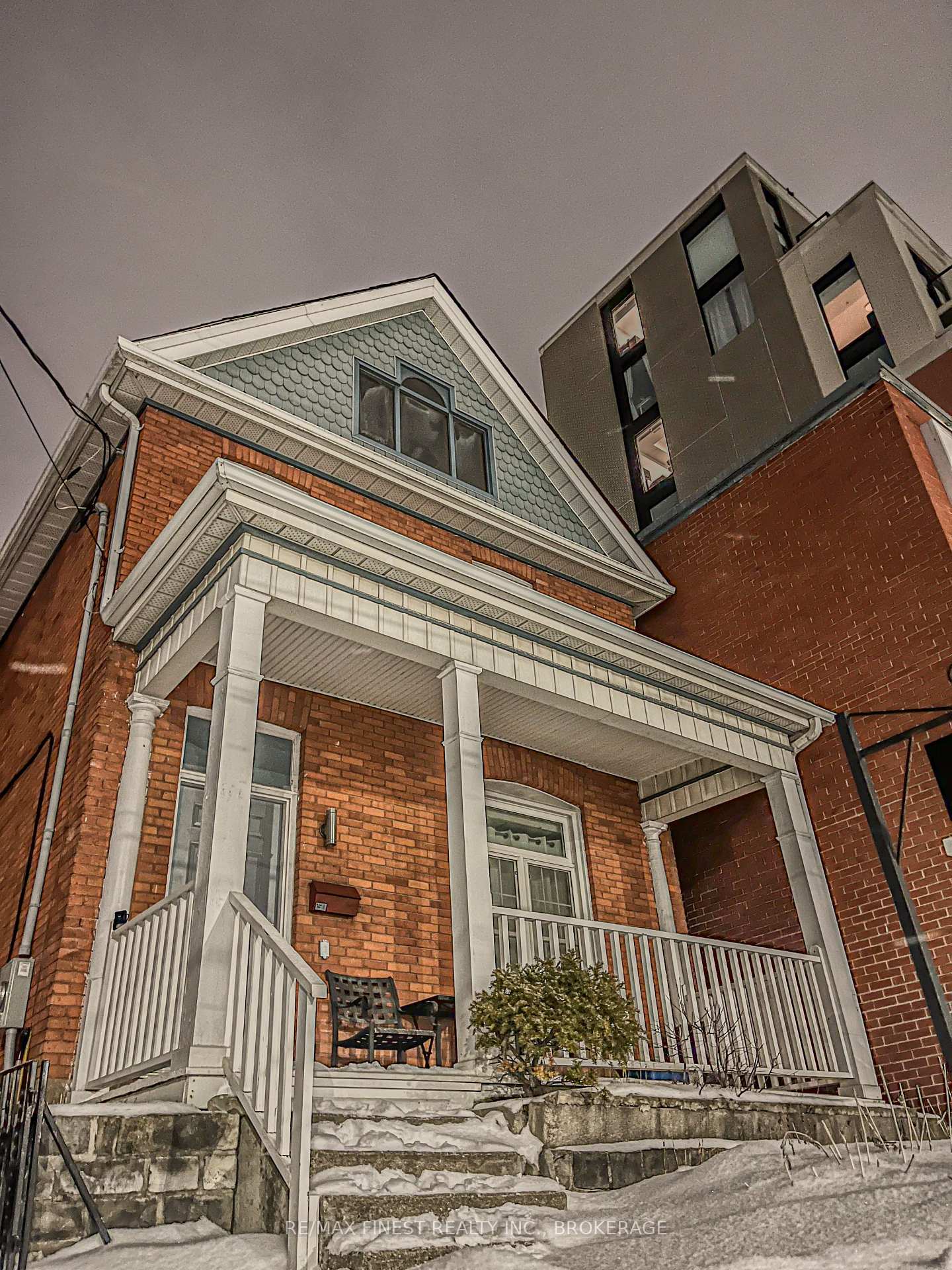 Front of 166 Queen Street
