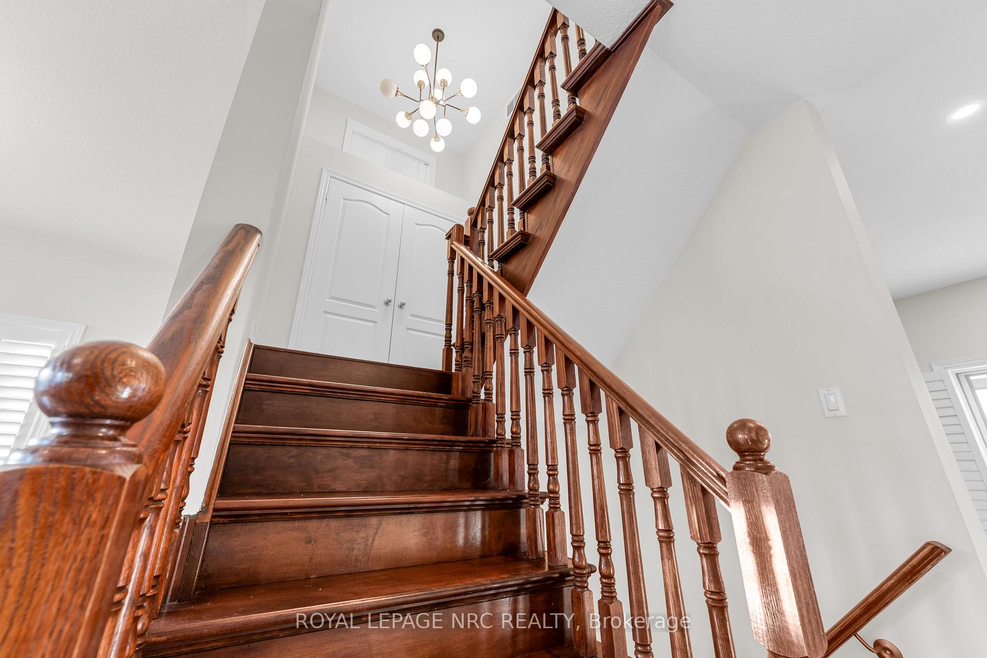 Photo 11 of 27 Goldeye Drive, Hamilton, Winona Park — HOMEH