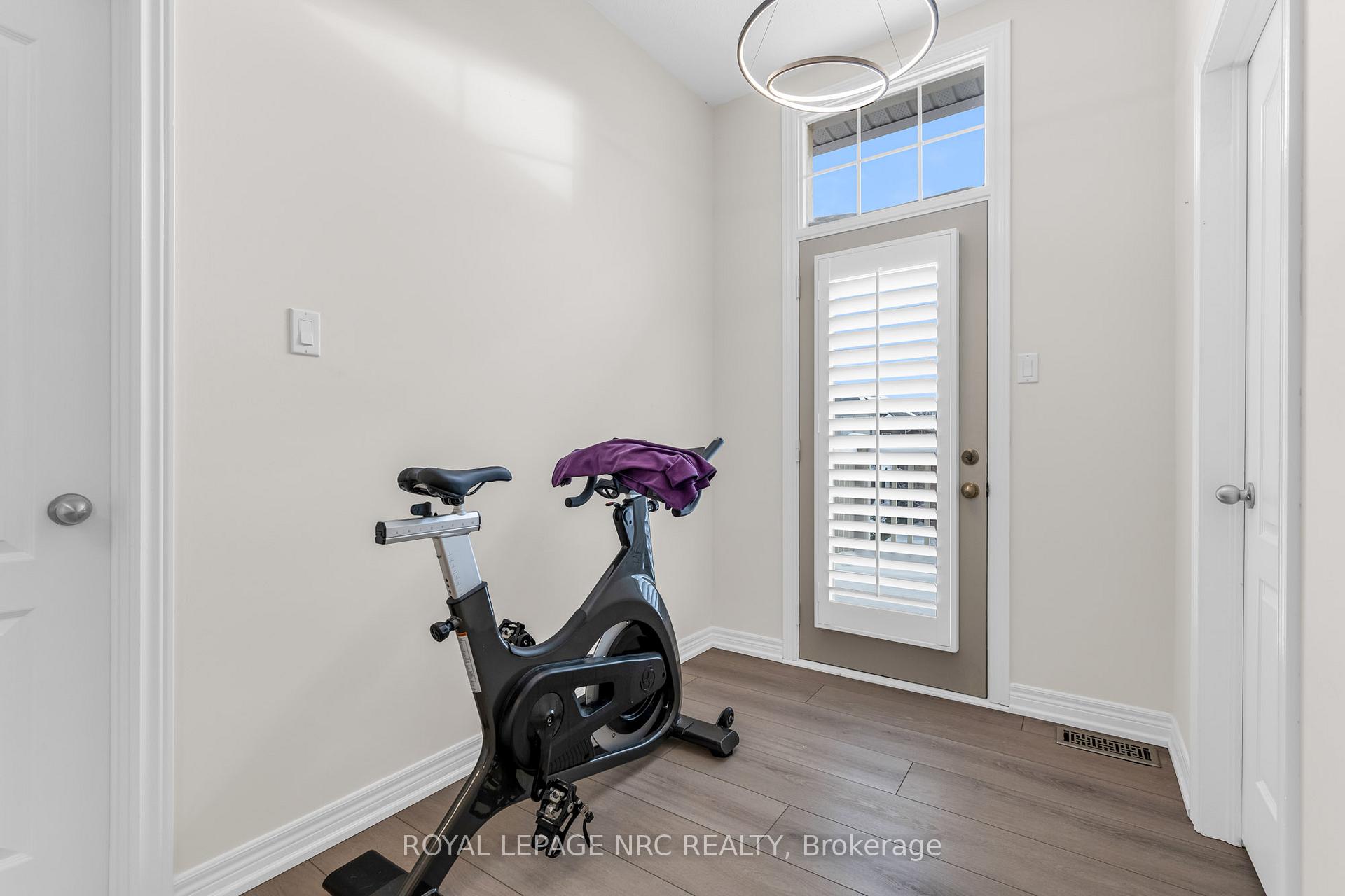 Photo 16 of 27 Goldeye Drive, Hamilton, Winona Park — HOMEH