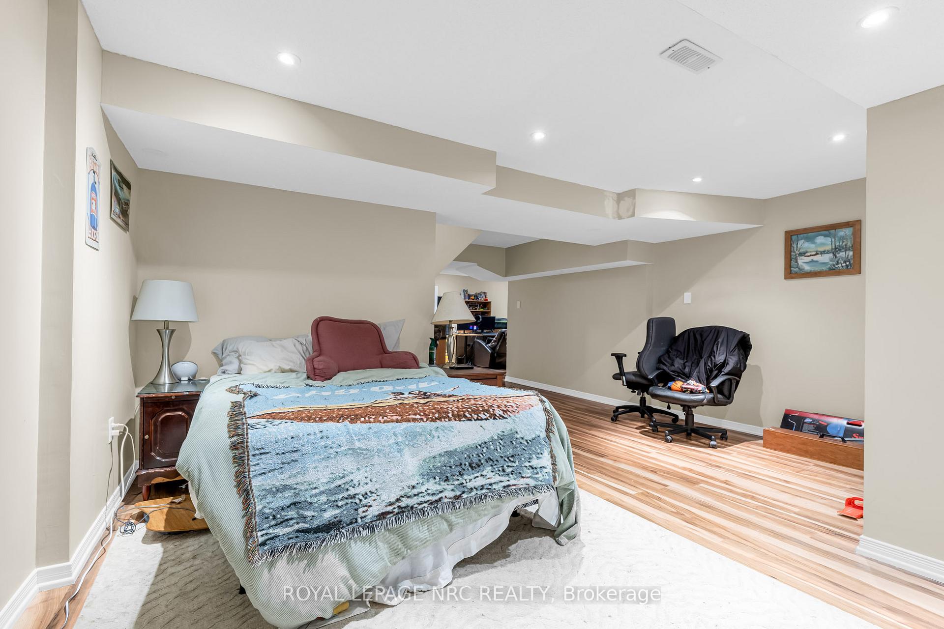 Photo 25 of 27 Goldeye Drive, Hamilton, Winona Park — HOMEH