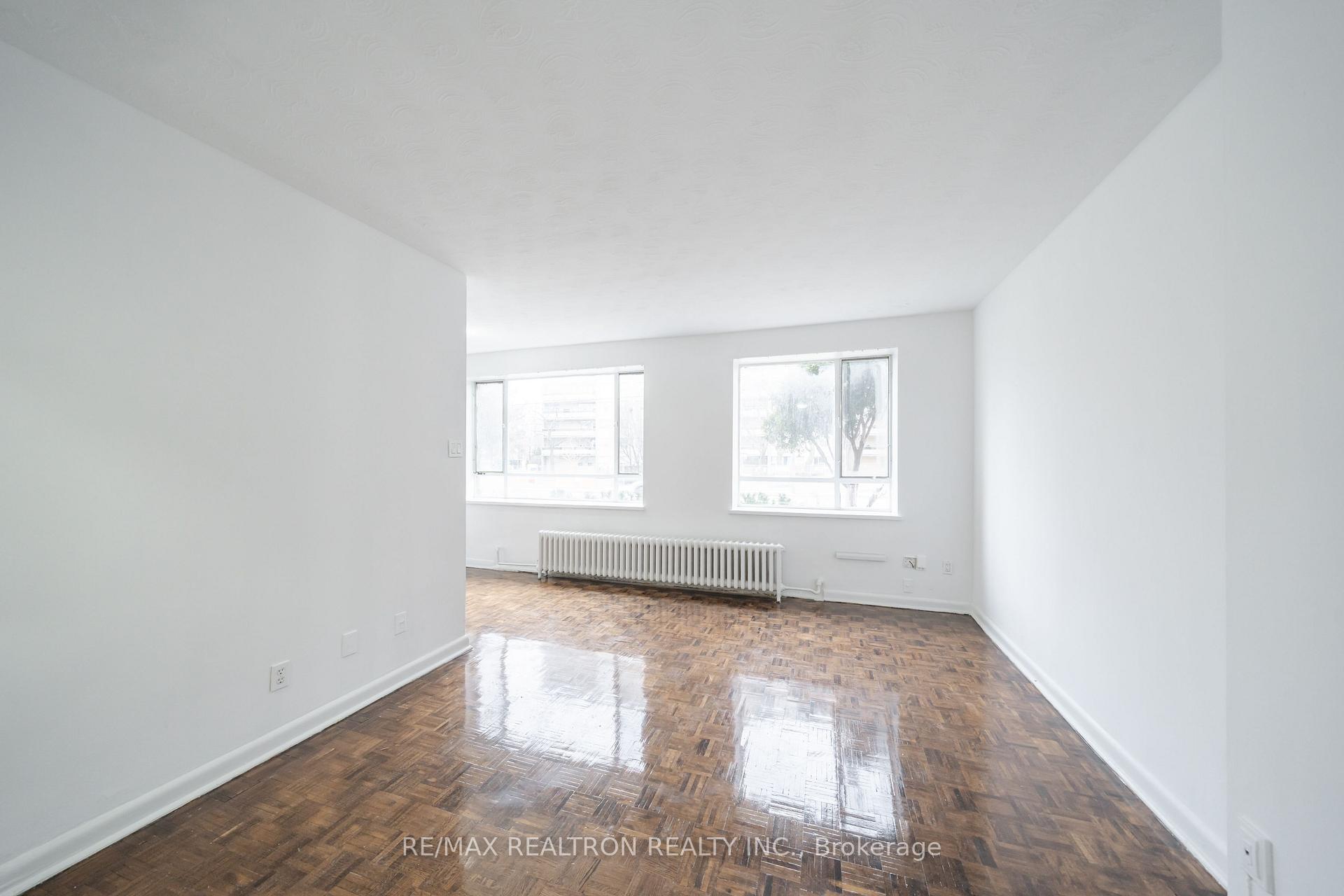 Photo 1 of Unit 101, 2895 Bathurst Street, Toronto, Bedford Park-Nortown — HOMEH