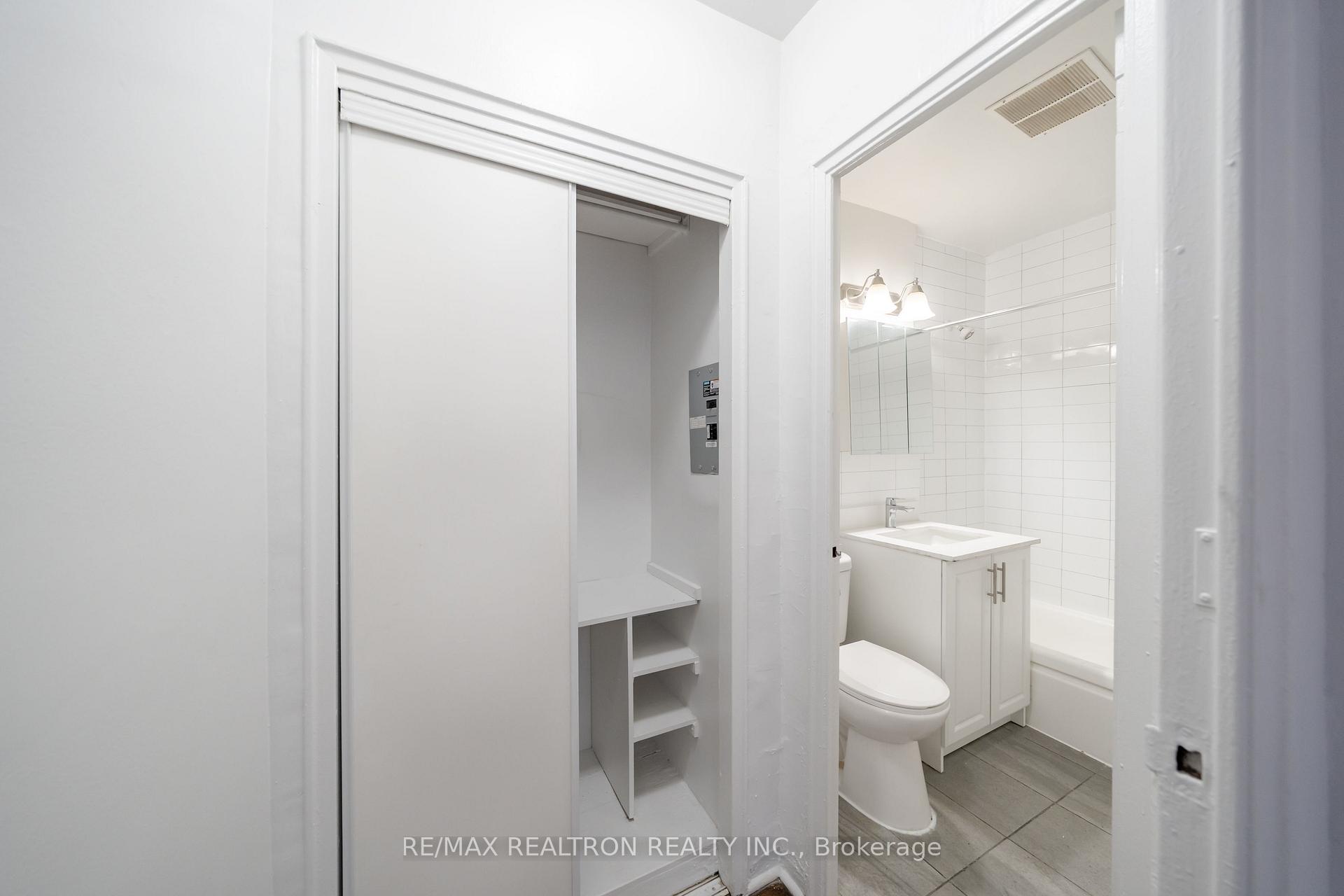 Photo 8 of Unit 101, 2895 Bathurst Street, Toronto, Bedford Park-Nortown — HOMEH