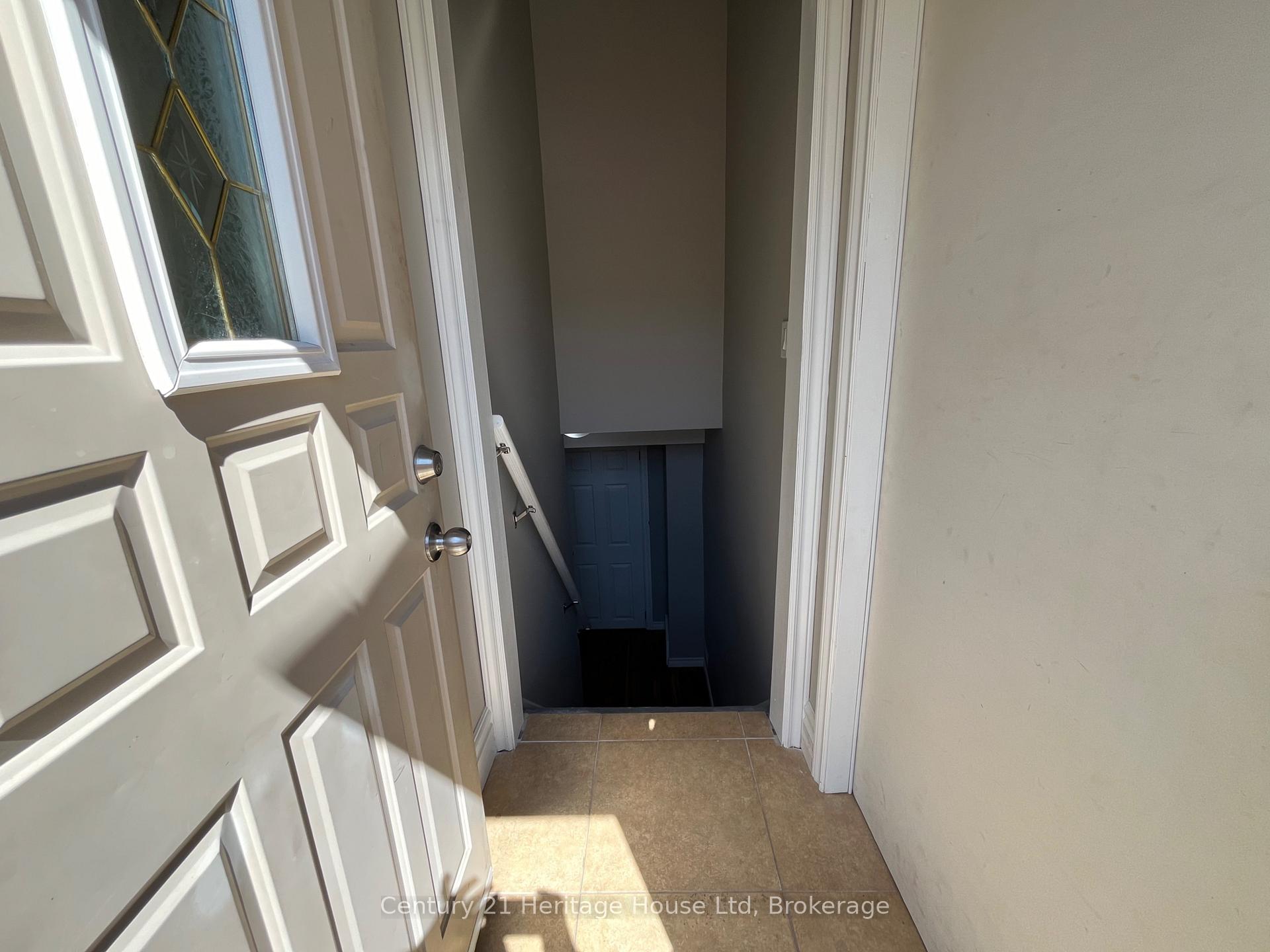 Photo 4 of 375 West Acres Drive, Guelph, Willow West/Sugarbush/West Acres — HOMEH