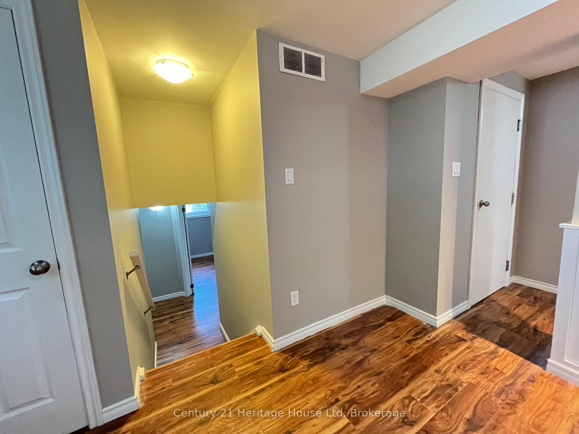 Photo 12 of 375 West Acres Drive, Guelph, Willow West/Sugarbush/West Acres — HOMEH