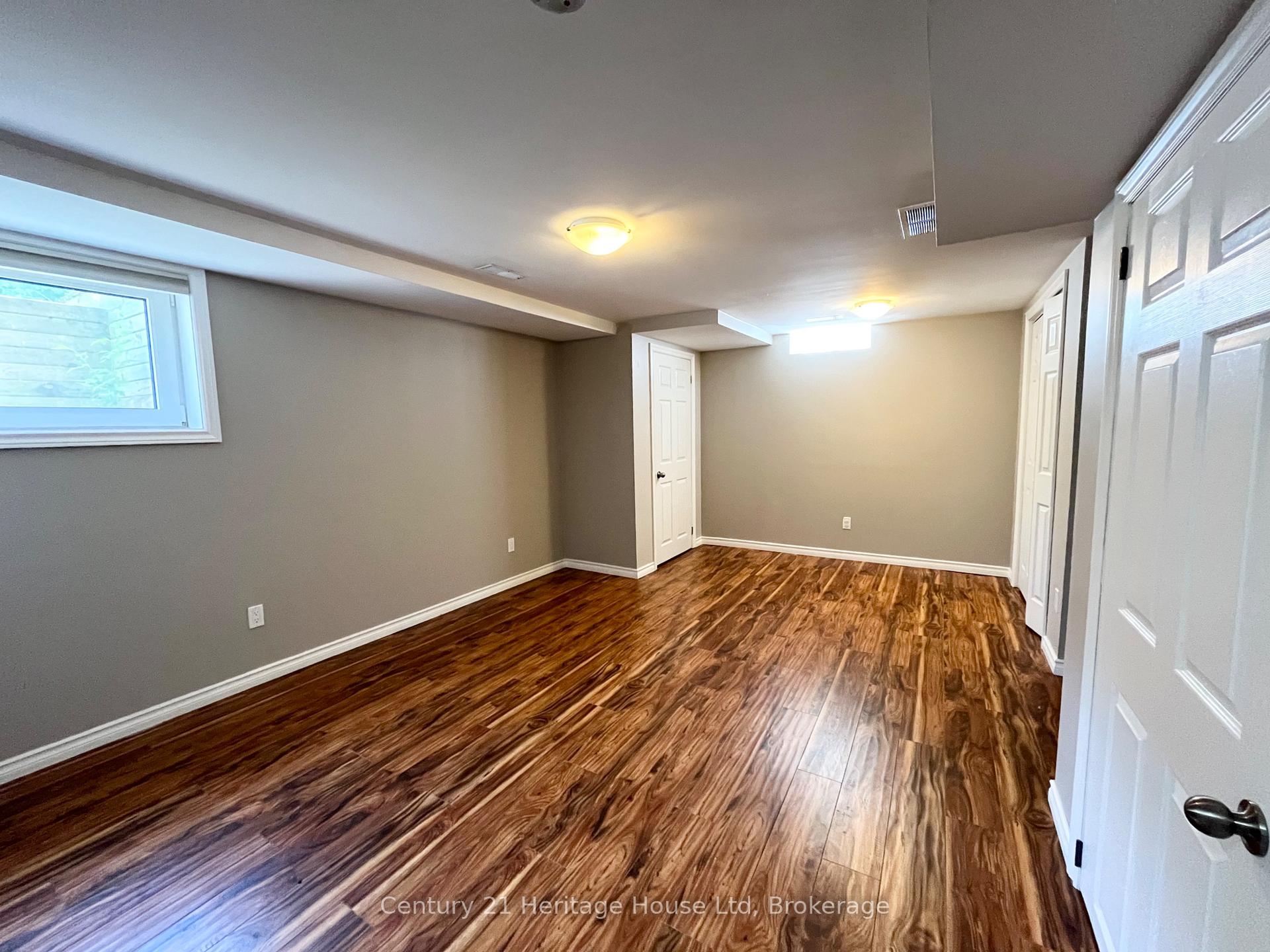 Photo 14 of 375 West Acres Drive, Guelph, Willow West/Sugarbush/West Acres — HOMEH